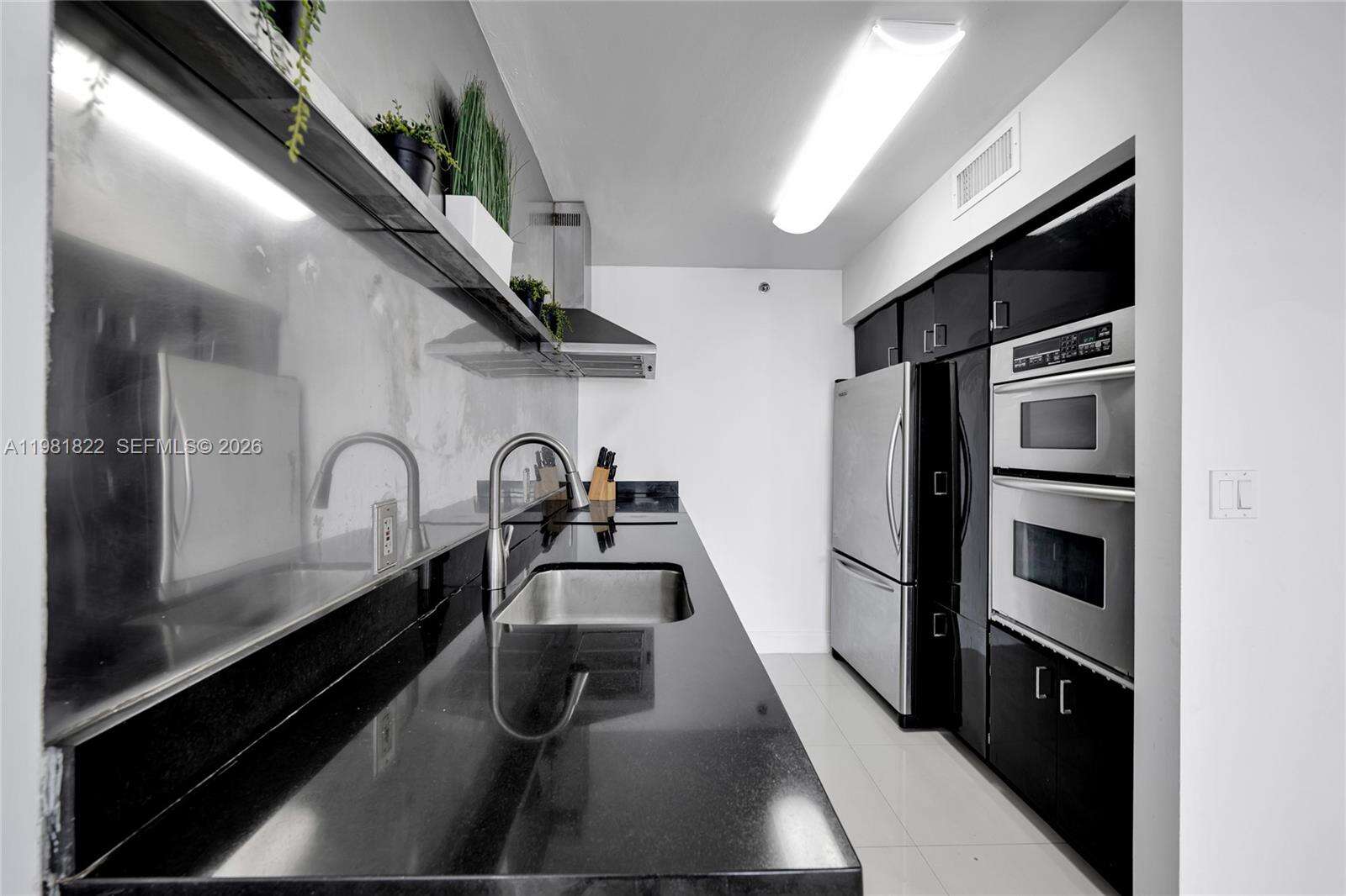 Decoplage at 100 Lincoln Rd, Miami Beach, FL 33139 - For Sale photo 9