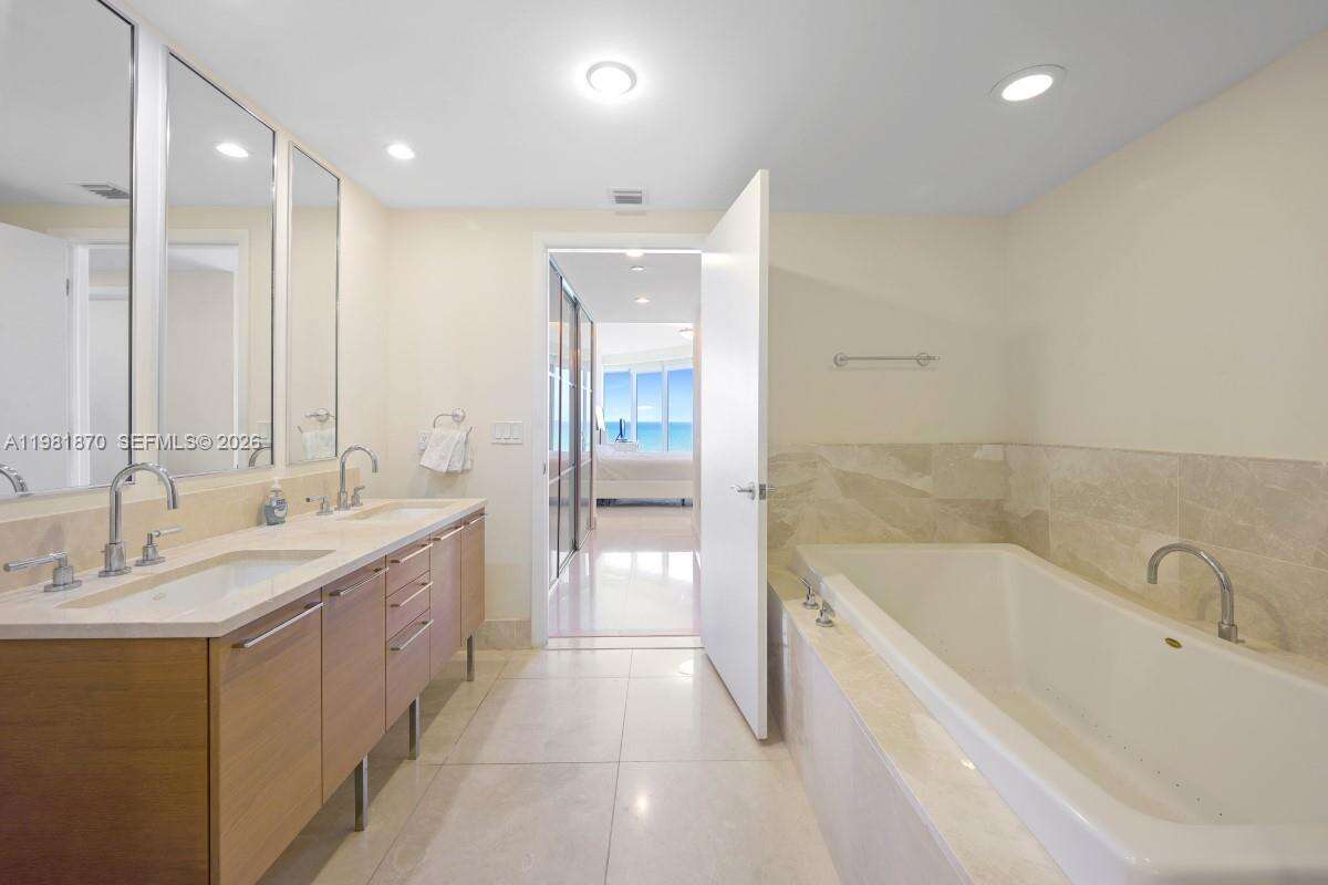 JADE BEACH - 17001 Collins Ave, Sunny Isles Beach, FL 33160 | Picture 14