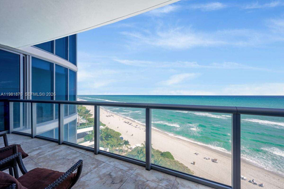JADE BEACH - 17001 Collins Ave, Sunny Isles Beach, FL 33160 | Picture 3