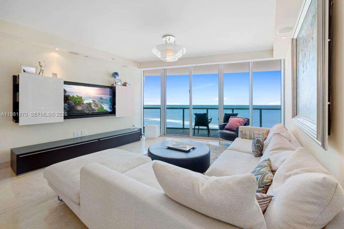 JADE BEACH - 17001 Collins Ave, Sunny Isles Beach, FL 33160 | Picture 9