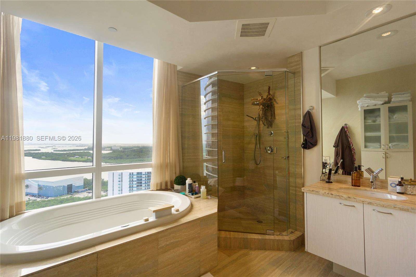 TDR TOWER III - 15811 Collins Ave, Sunny Isles Beach, FL 33160 | Picture 22