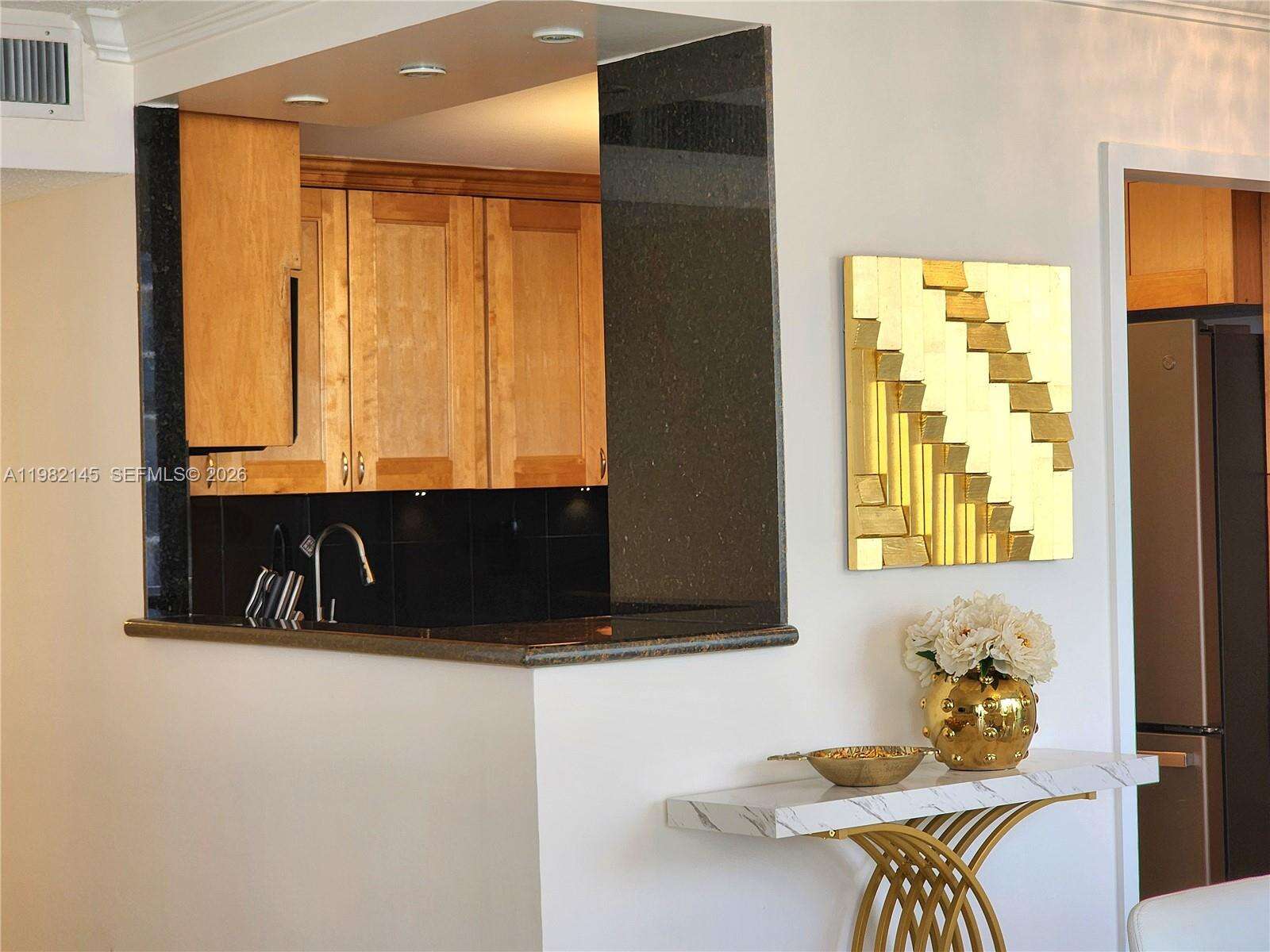 Parker Plaza at 2030 Ocean Dr, Hallandale Beach, FL 33009 - For Sale photo 10