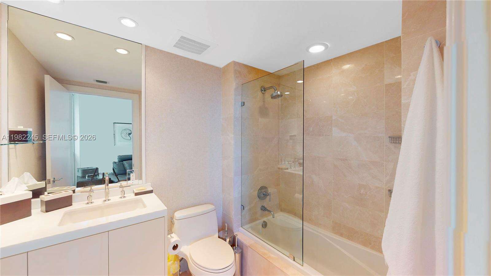 Jade Beach at 17001 Collins Ave, Sunny Isles Beach, FL 33160 - For Sale photo 13