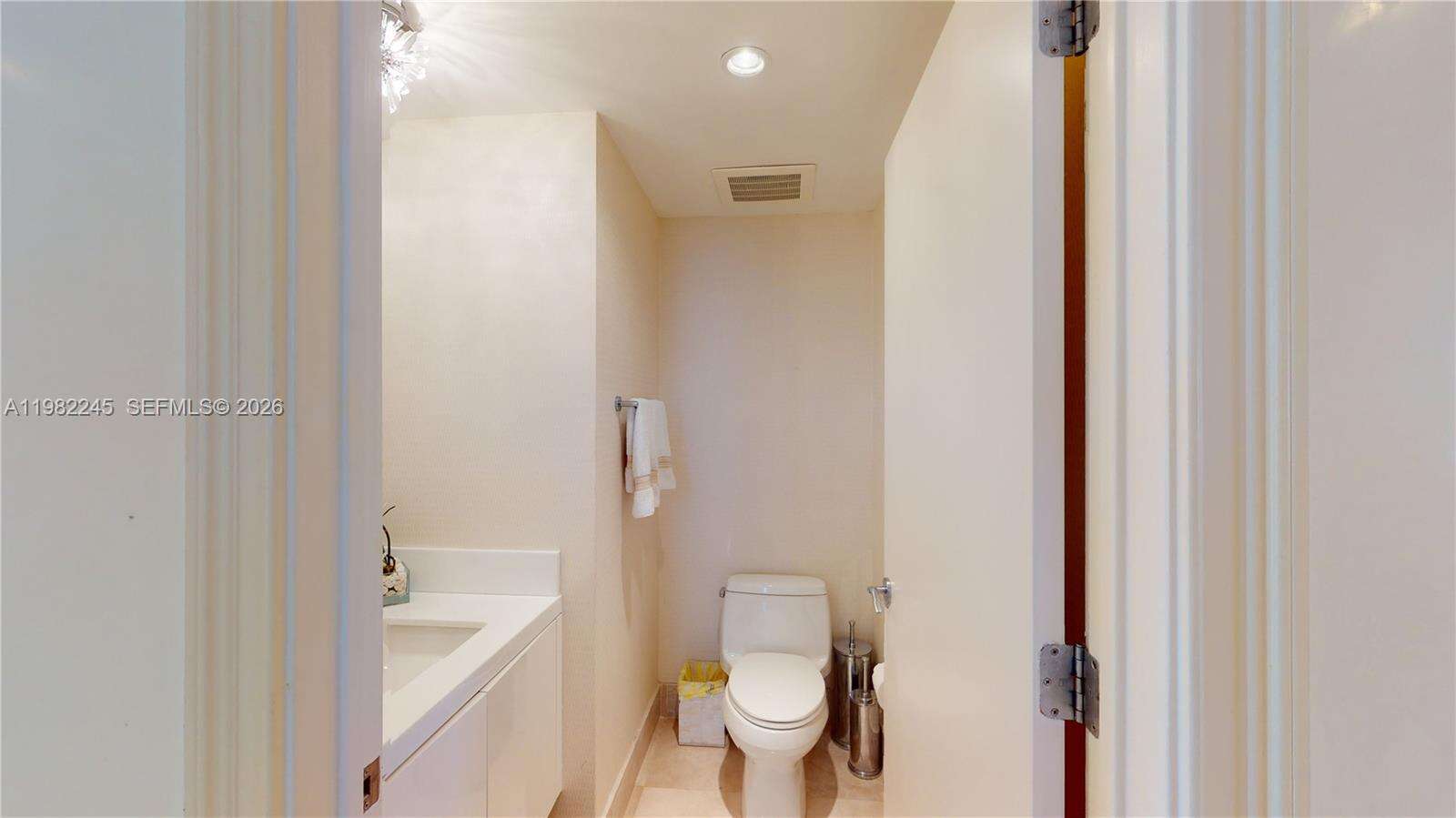 Jade Beach at 17001 Collins Ave, Sunny Isles Beach, FL 33160 - For Sale photo 14