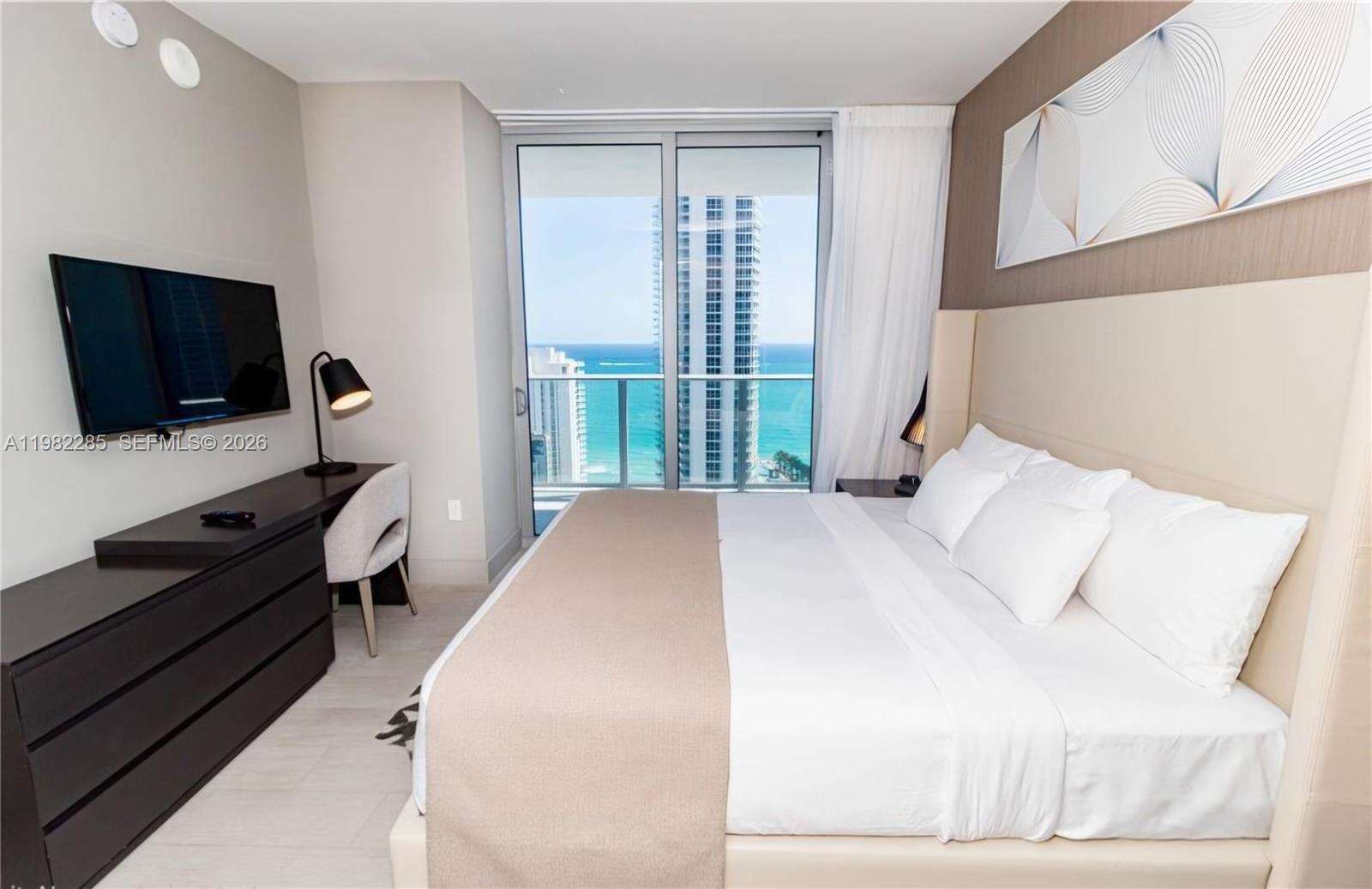 Hyde Beach House at 4010 Ocean Dr, Hollywood, FL 33019 - For Sale photo 4