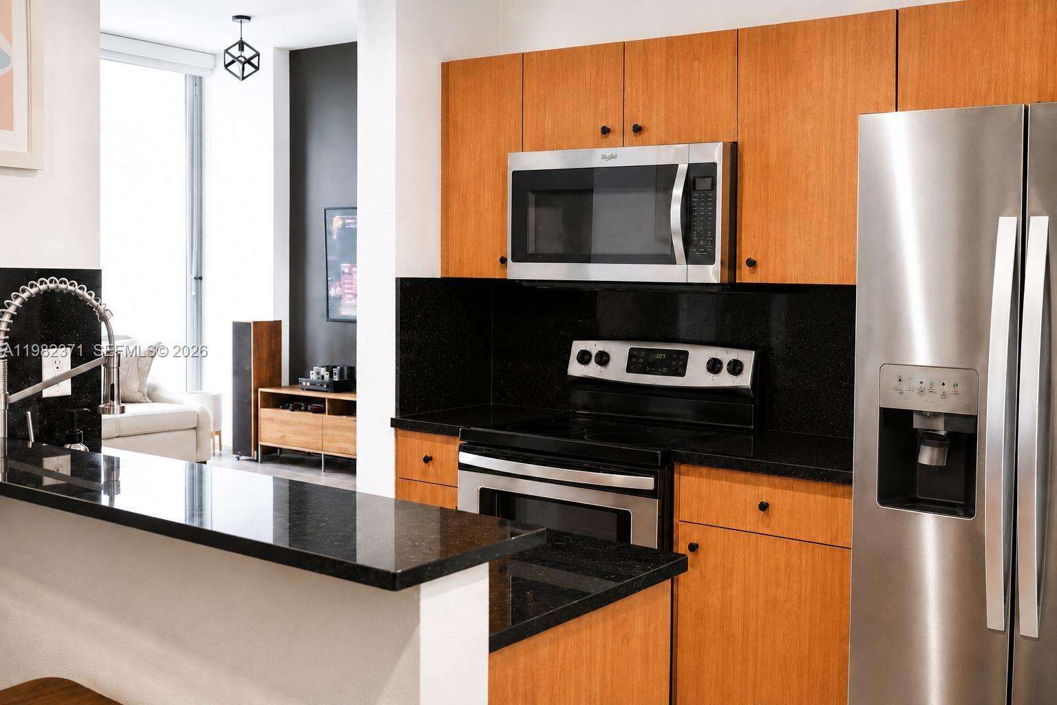 Edgewater Lofts Condos for Sale & Rent | Picture 1