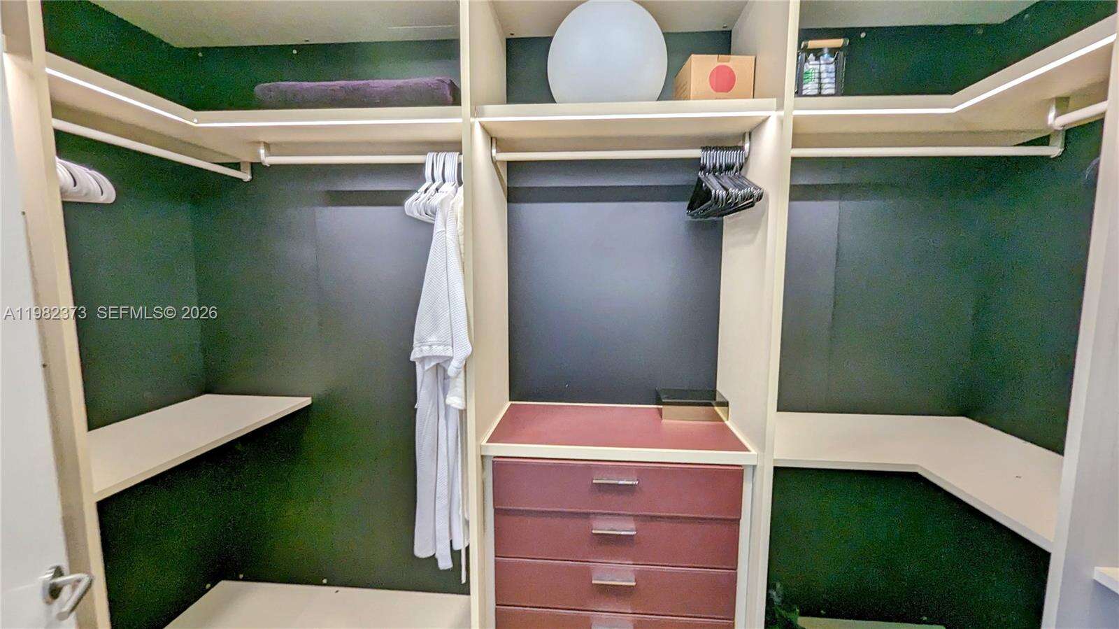 18555 COLLINS AVENUE - 18555 Collins Ave, Sunny Isles Beach, FL 33160 | Picture 27