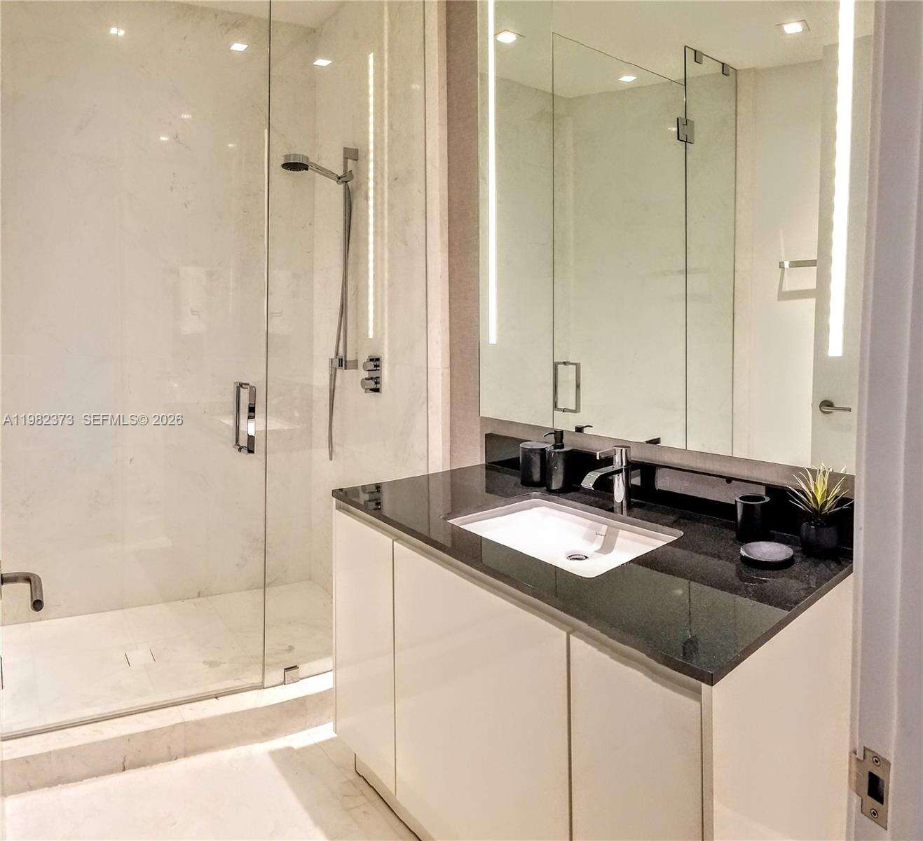 18555 COLLINS AVENUE - 18555 Collins Ave, Sunny Isles Beach, FL 33160 | Picture 39