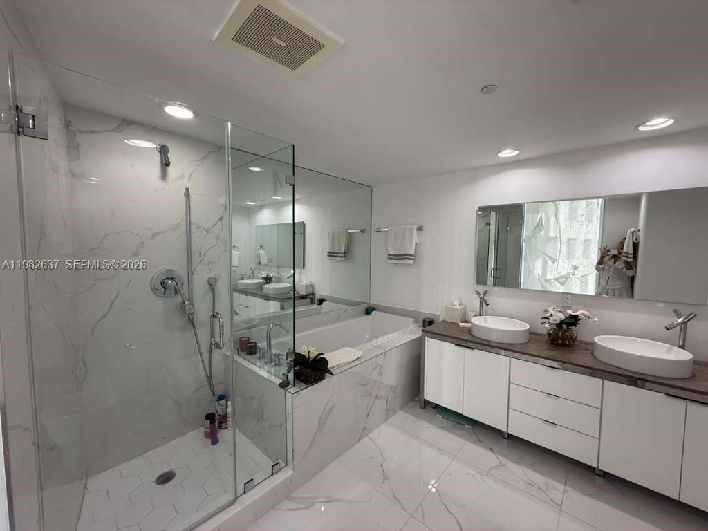 Icon Brickell 2 at 495 Brickell Ave, Miami, FL 33131 - For Sale photo 13