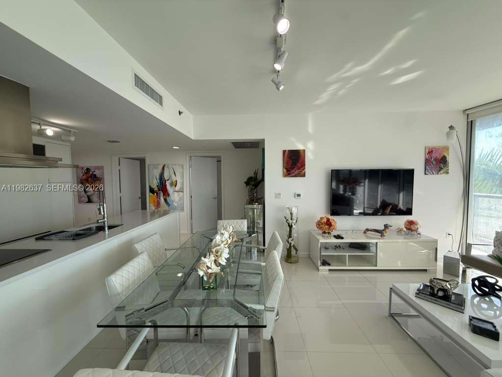 Icon Brickell 2 at 495 Brickell Ave, Miami, FL 33131 - For Sale photo 5