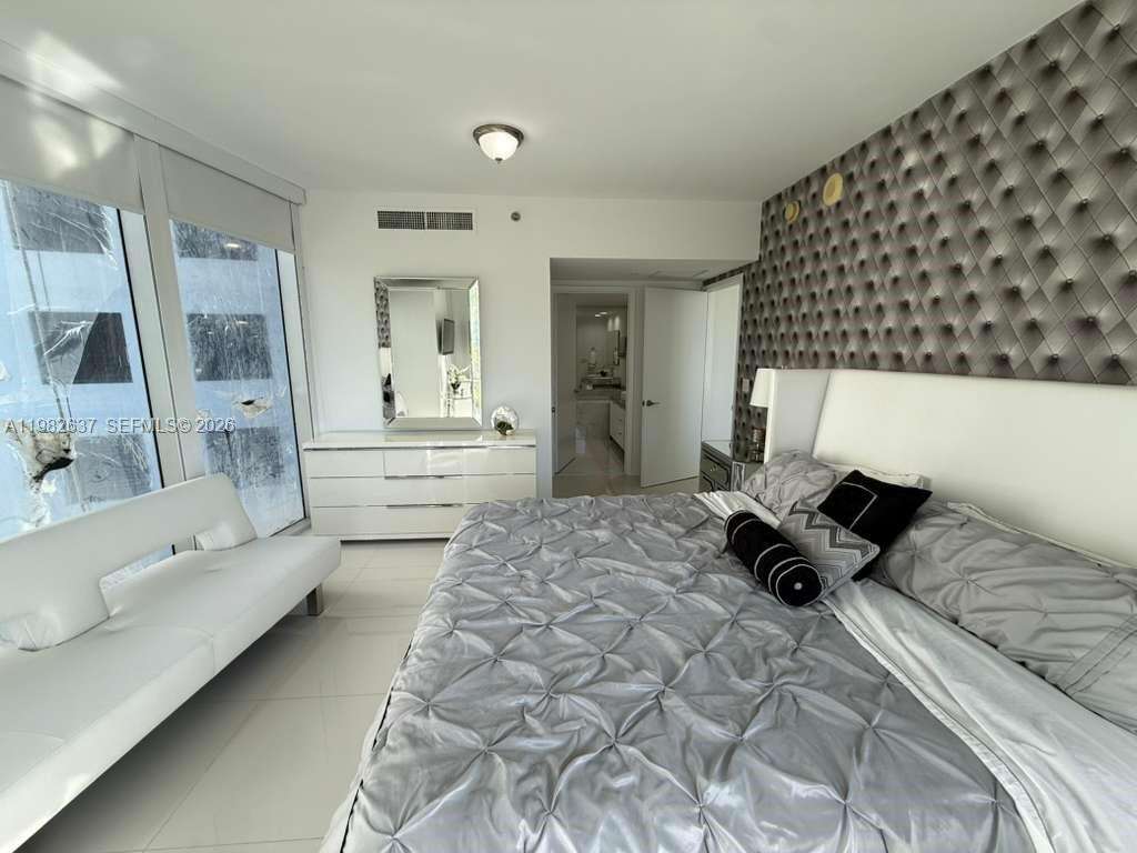 Icon Brickell 2 at 495 Brickell Ave, Miami, FL 33131 - For Sale photo 9