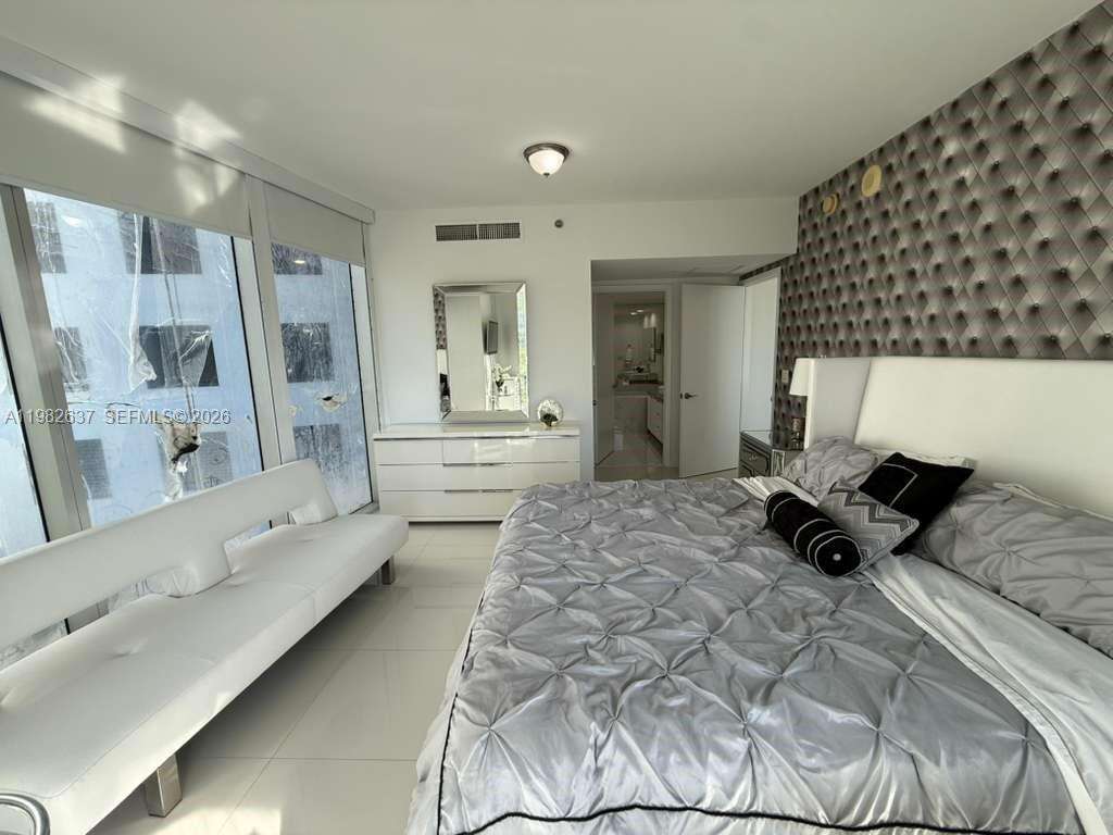 Icon Brickell 2 at 495 Brickell Ave, Miami, FL 33131 - For Sale photo 10