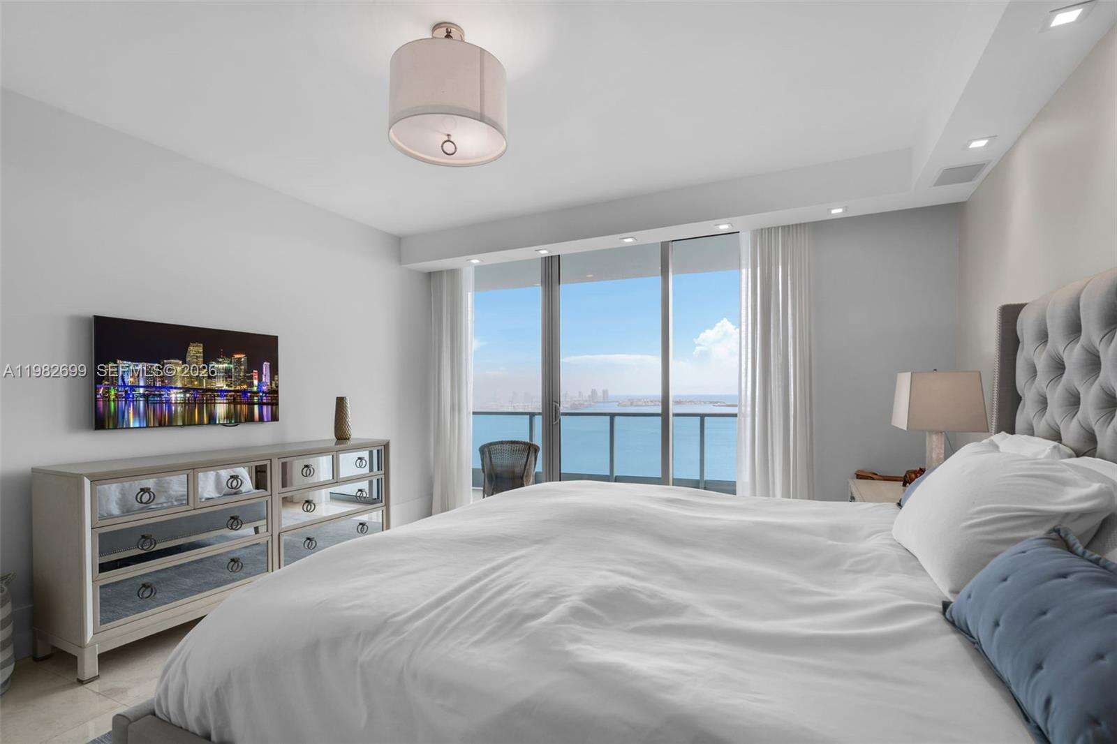 JADE RESIDENCES AT BRICKELL BAY - 1331 Brickell Bay Dr, Miami, FL 33131 | Picture 15