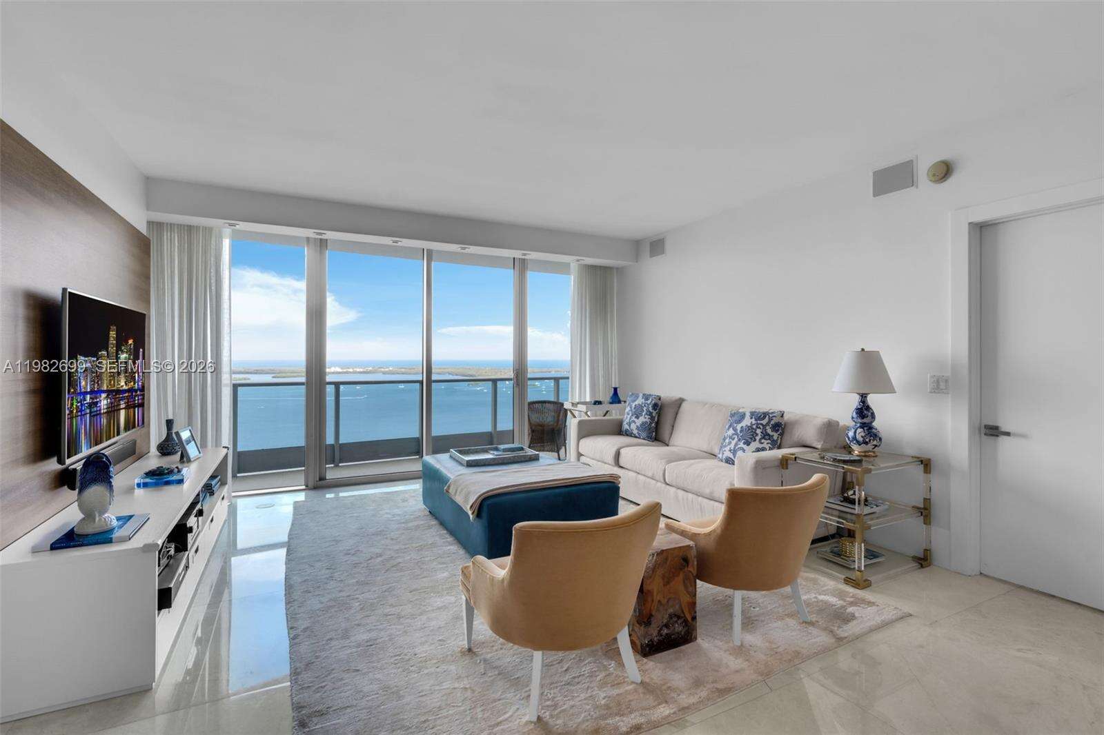 JADE RESIDENCES AT BRICKELL BAY - 1331 Brickell Bay Dr, Miami, FL 33131 | Picture 5