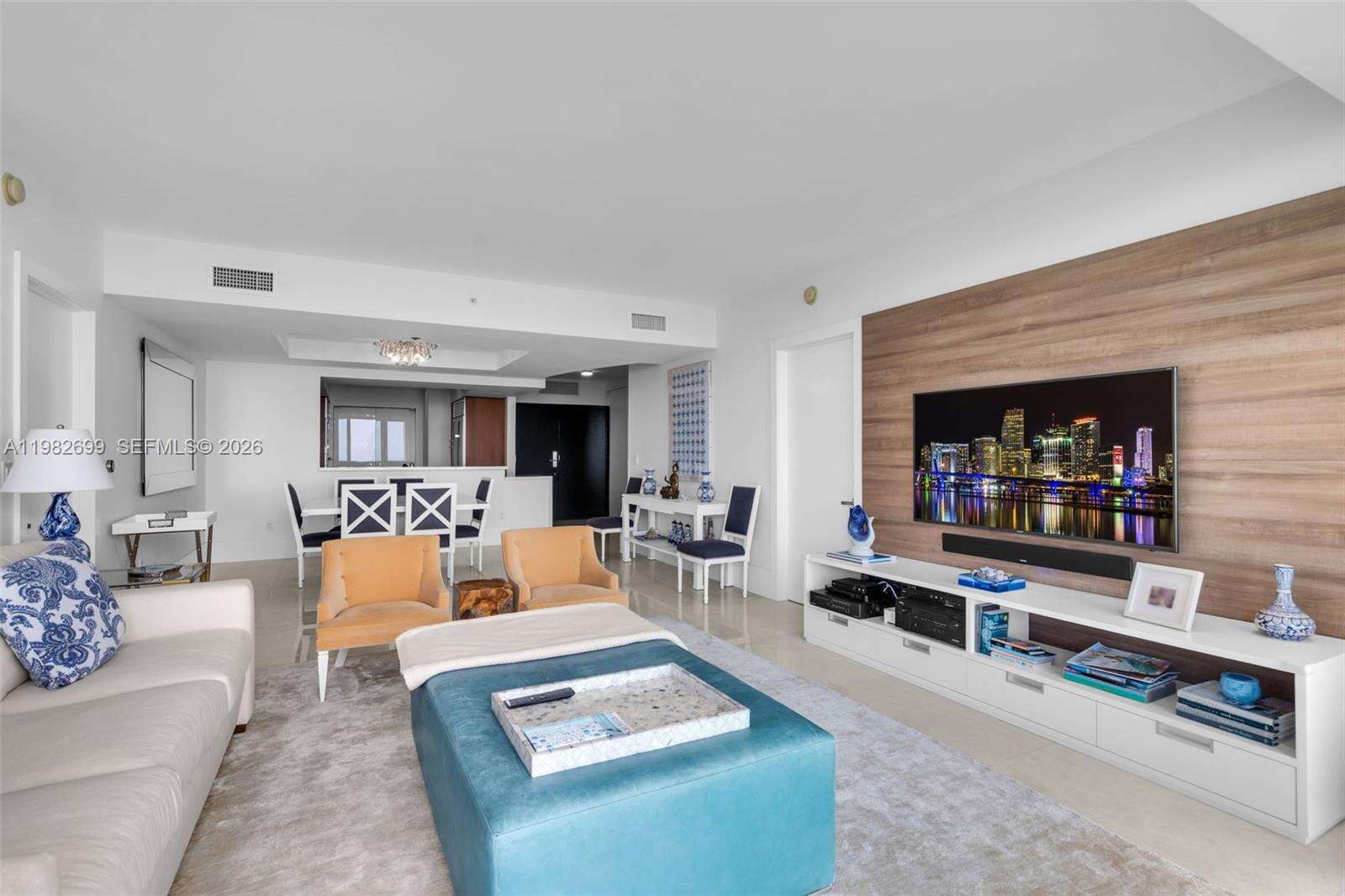 JADE RESIDENCES AT BRICKELL BAY - 1331 Brickell Bay Dr, Miami, FL 33131 | Picture 7