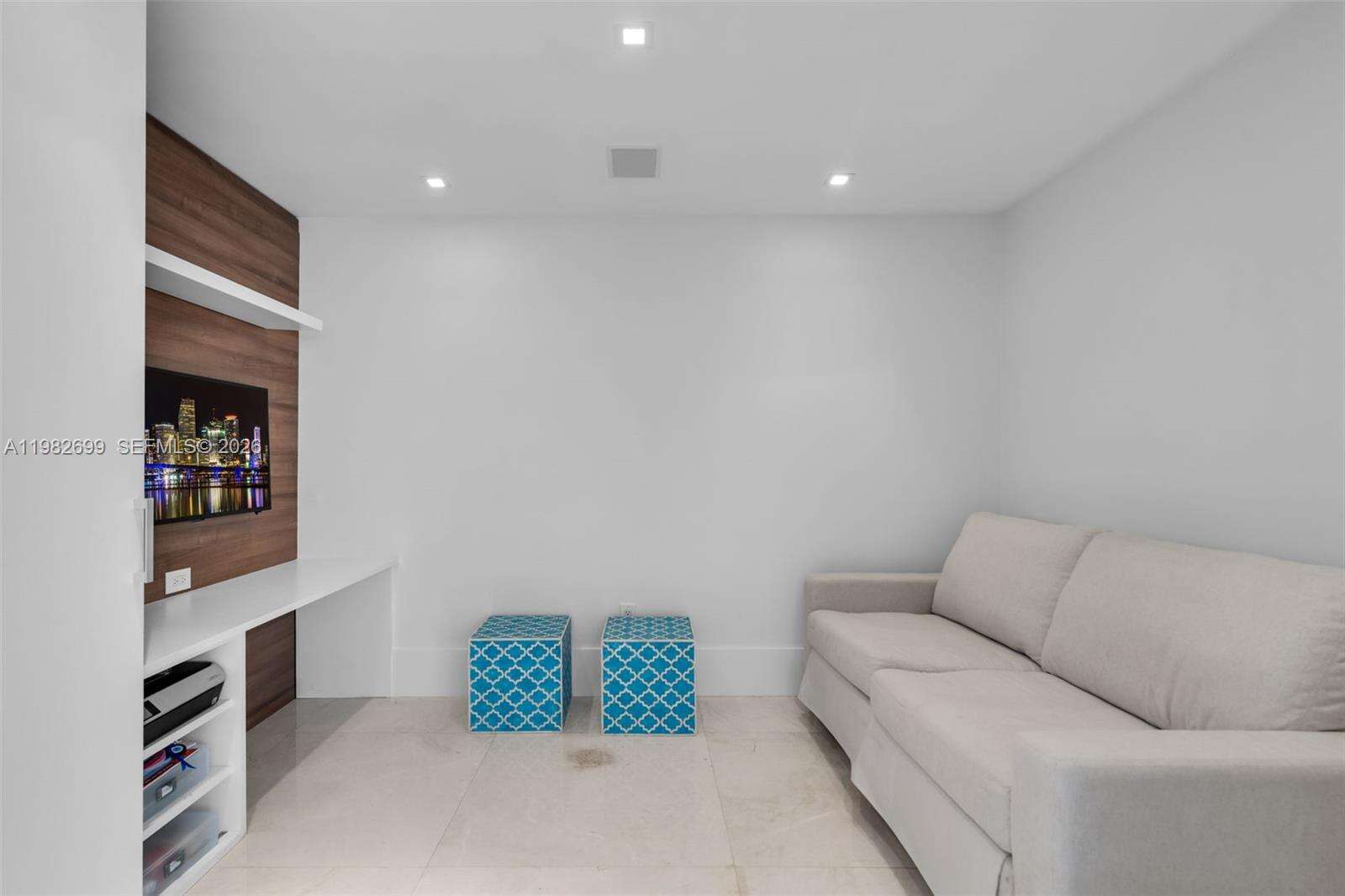 JADE RESIDENCES AT BRICKELL BAY - 1331 Brickell Bay Dr, Miami, FL 33131 | Picture 9