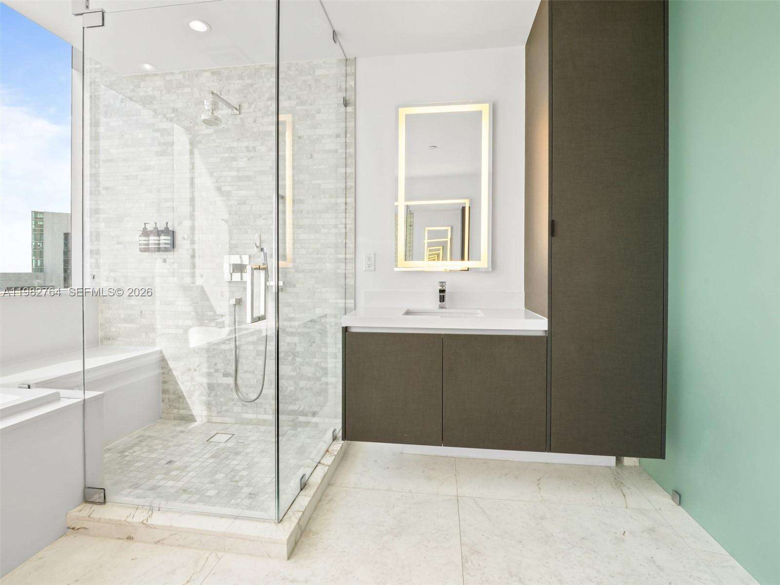 PARAMOUNT MIAMI WORLDCENTER - 851 1 Ave, Miami, FL 33132 | Picture 29