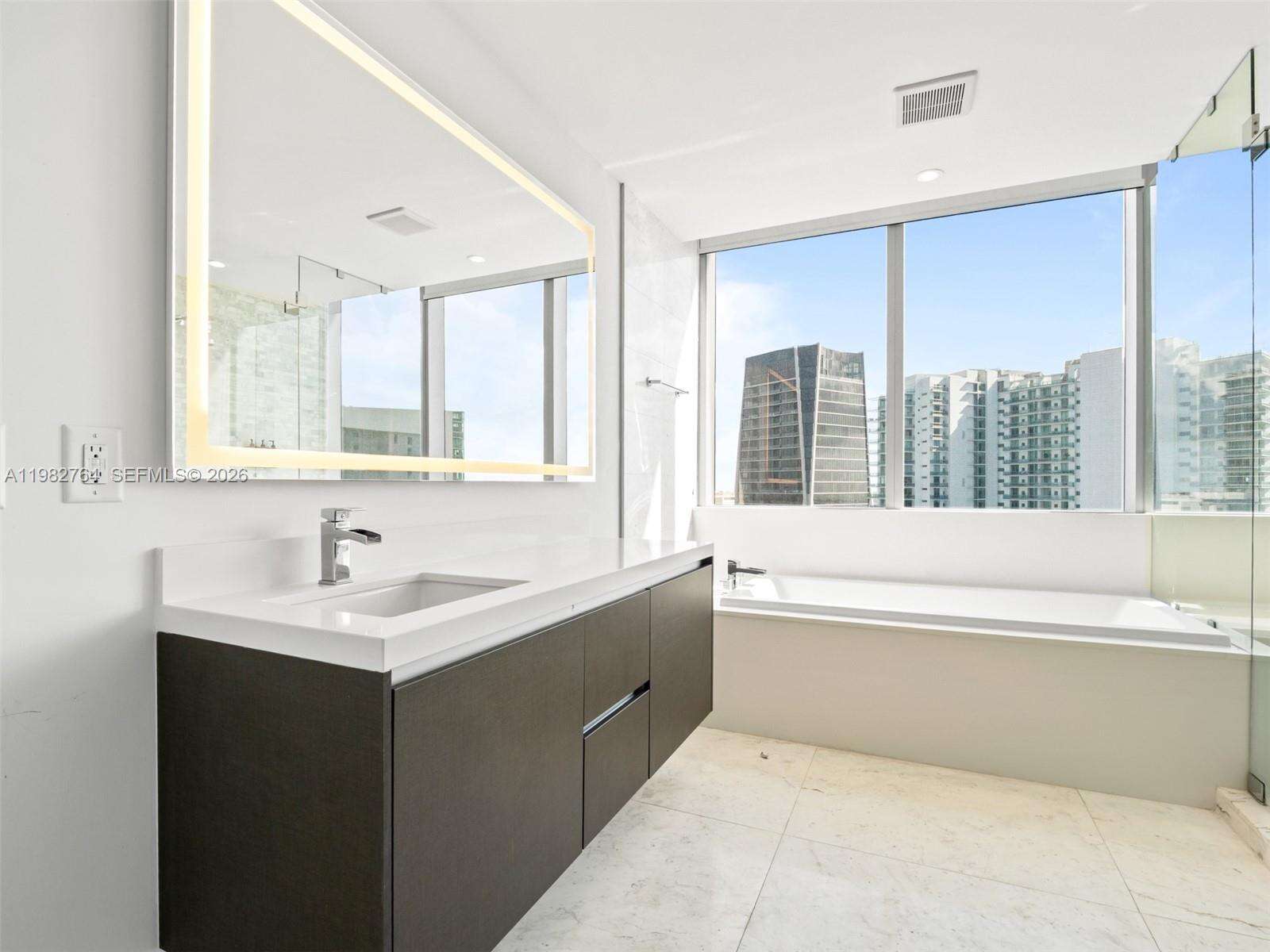 PARAMOUNT MIAMI WORLDCENTER - 851 1 Ave, Miami, FL 33132 | Picture 30