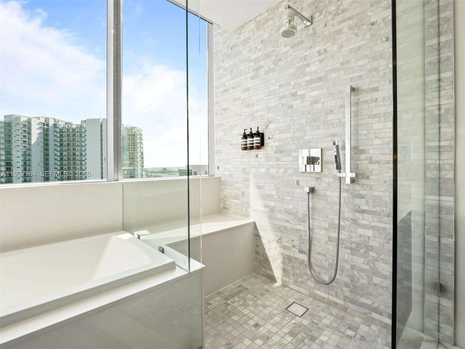 PARAMOUNT MIAMI WORLDCENTER - 851 1 Ave, Miami, FL 33132 | Picture 33