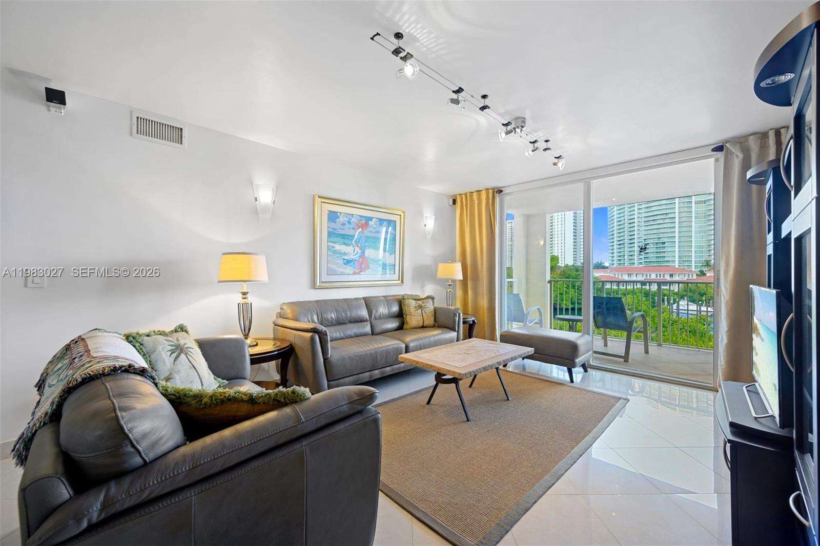 The Yacht Club At Aventura at 19999 Country Club Dr, Aventura, FL 33180 - For Sale photo 7