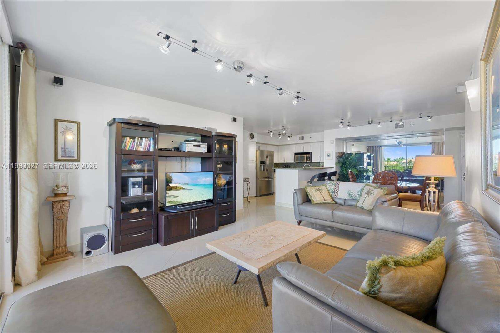 The Yacht Club At Aventura at 19999 Country Club Dr, Aventura, FL 33180 - For Sale photo 8