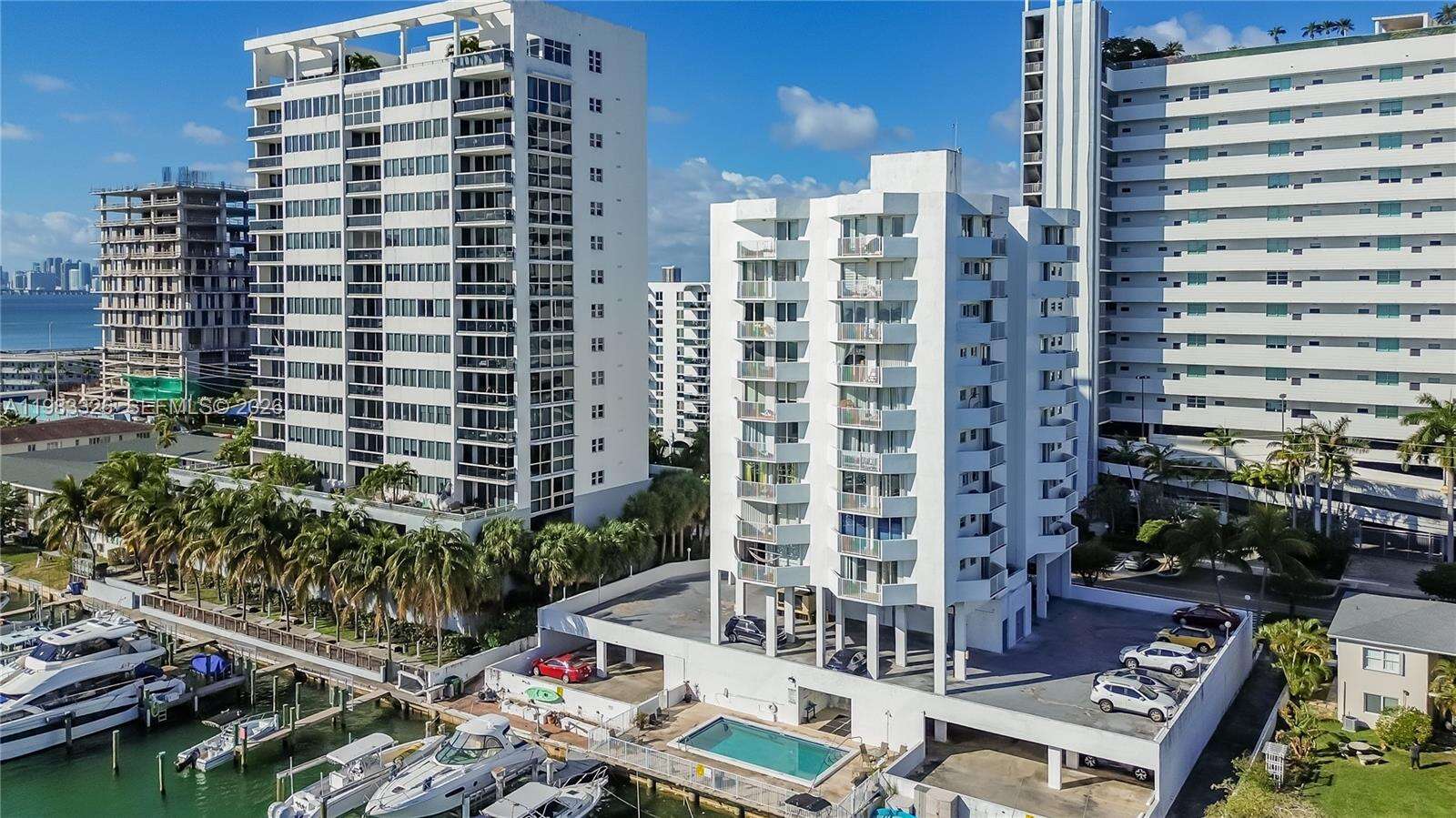 Magaluf Towers Condos for Sale & Rent | Picture 1
