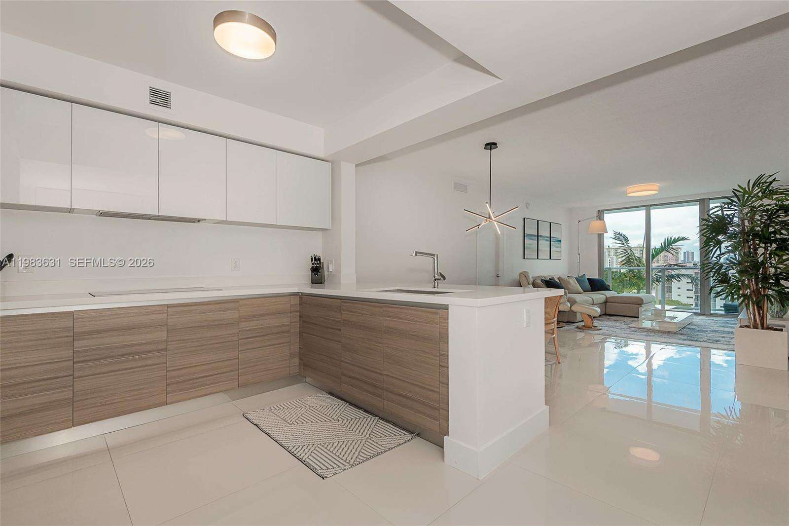 PARQUE TOWERS - 300 Sunny Isles Blvd, Sunny Isles Beach, FL 33160 | Picture 11