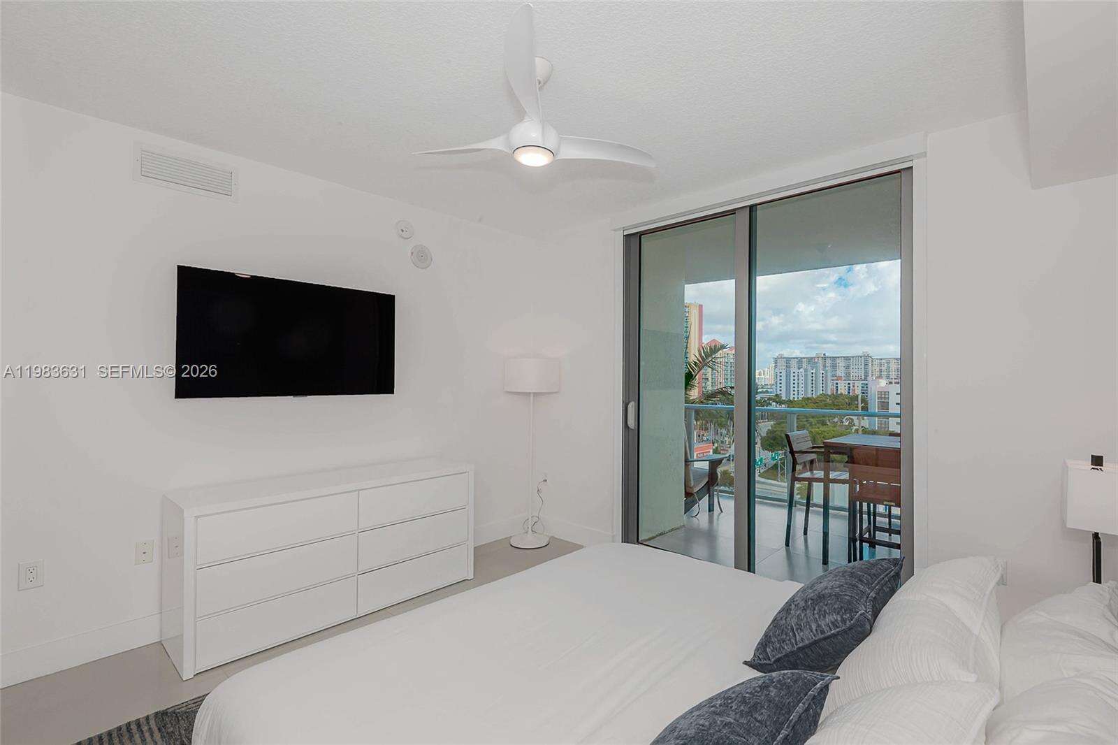 PARQUE TOWERS - 300 Sunny Isles Blvd, Sunny Isles Beach, FL 33160 | Picture 15