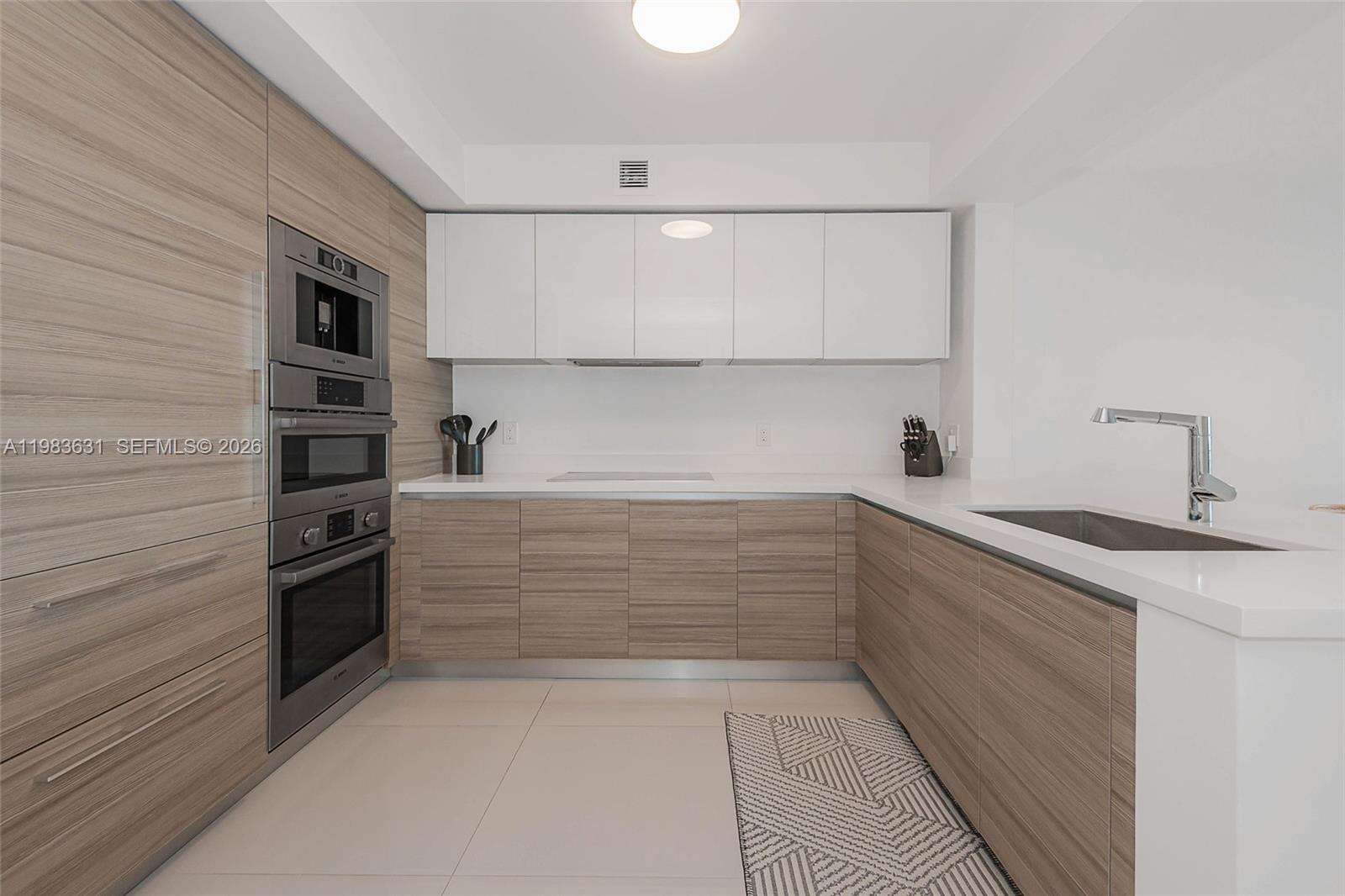 PARQUE TOWERS - 300 Sunny Isles Blvd, Sunny Isles Beach, FL 33160 | Picture 8