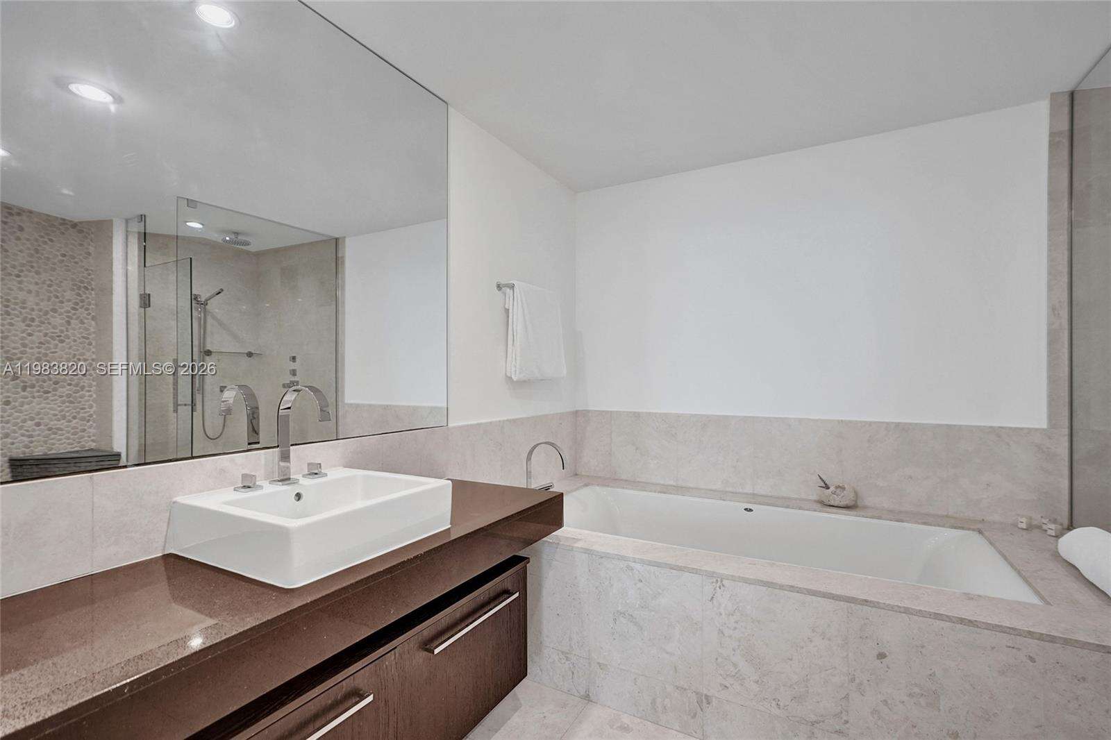 JADE OCEAN - 17121 Collins Ave, Sunny Isles Beach, FL 33160 | Picture 14