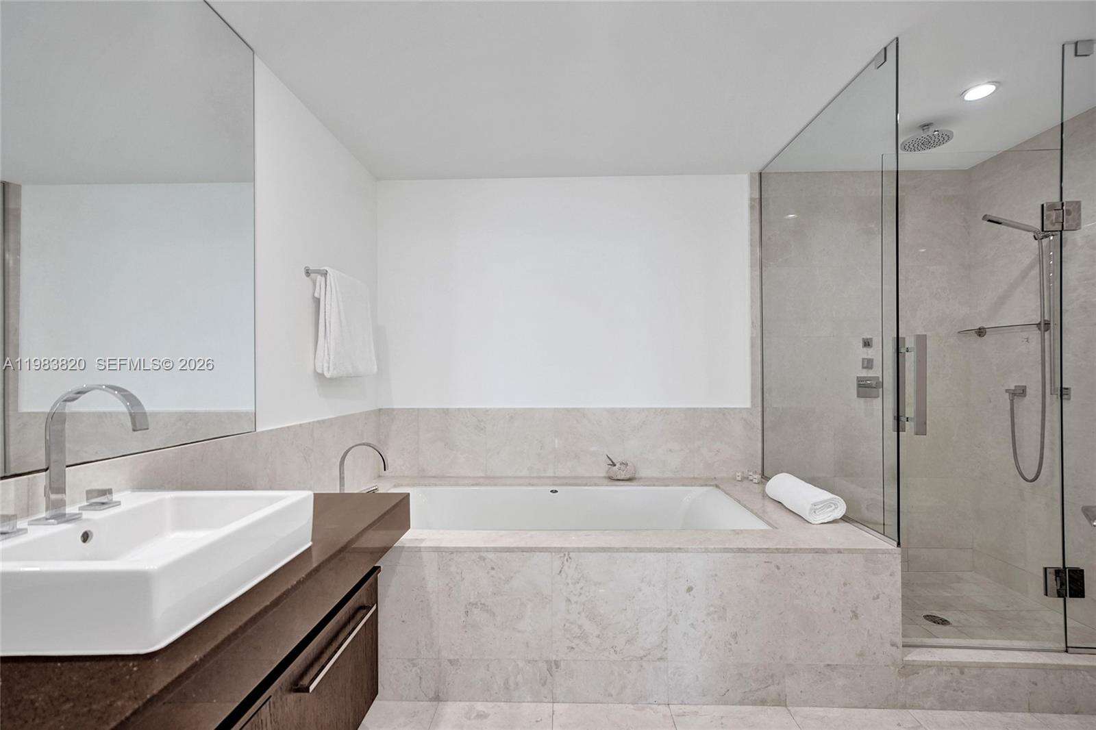 JADE OCEAN - 17121 Collins Ave, Sunny Isles Beach, FL 33160 | Picture 15