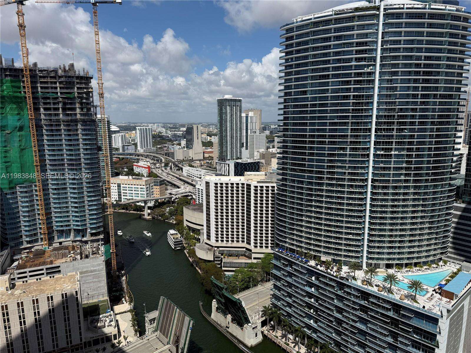 Icon Brickell 1 at 465 Brickell Ave, Miami, FL 33131 - For Sale photo 1