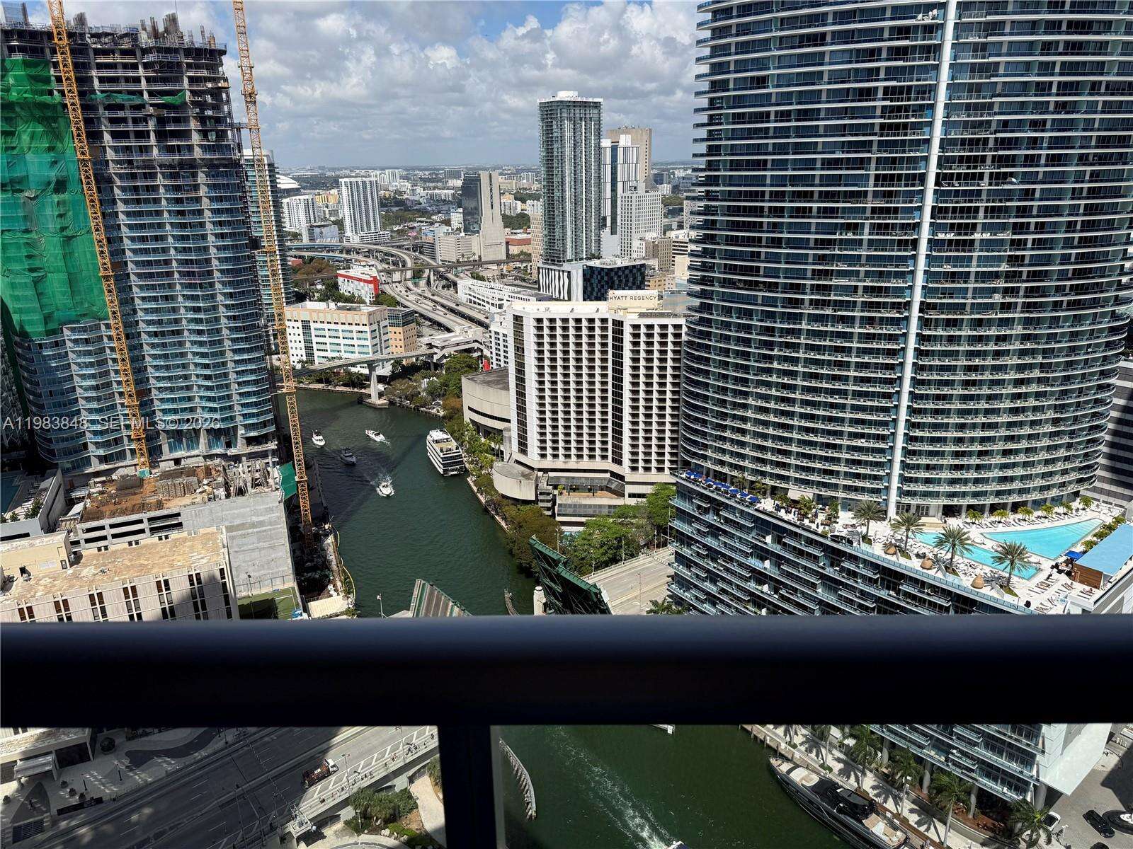 Icon Brickell 1 at 465 Brickell Ave, Miami, FL 33131 - For Sale photo 12