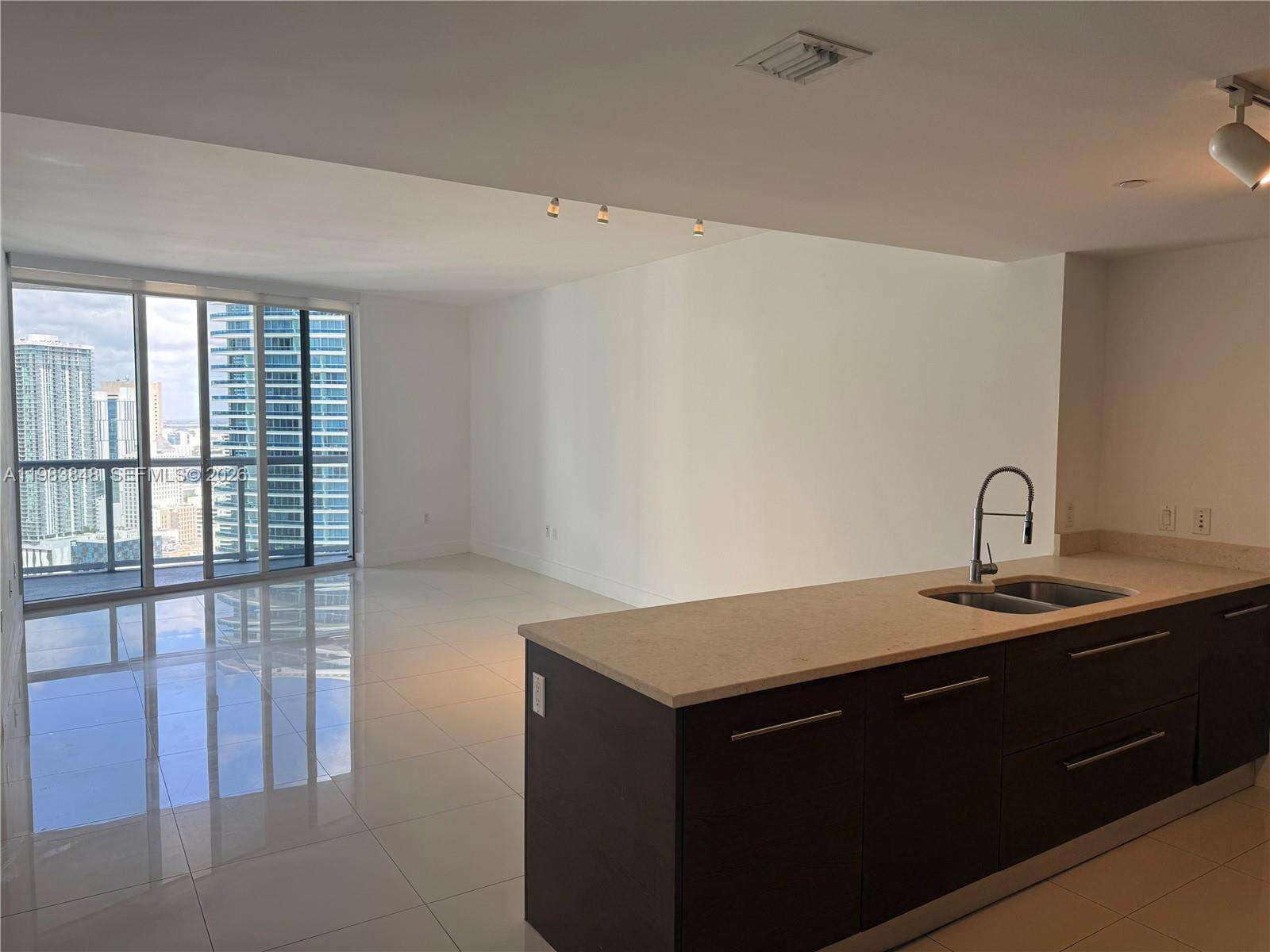 Icon Brickell 1 at 465 Brickell Ave, Miami, FL 33131 - For Sale photo 3