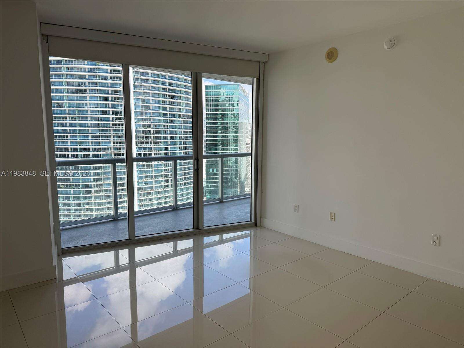 Icon Brickell 1 at 465 Brickell Ave, Miami, FL 33131 - For Sale photo 5