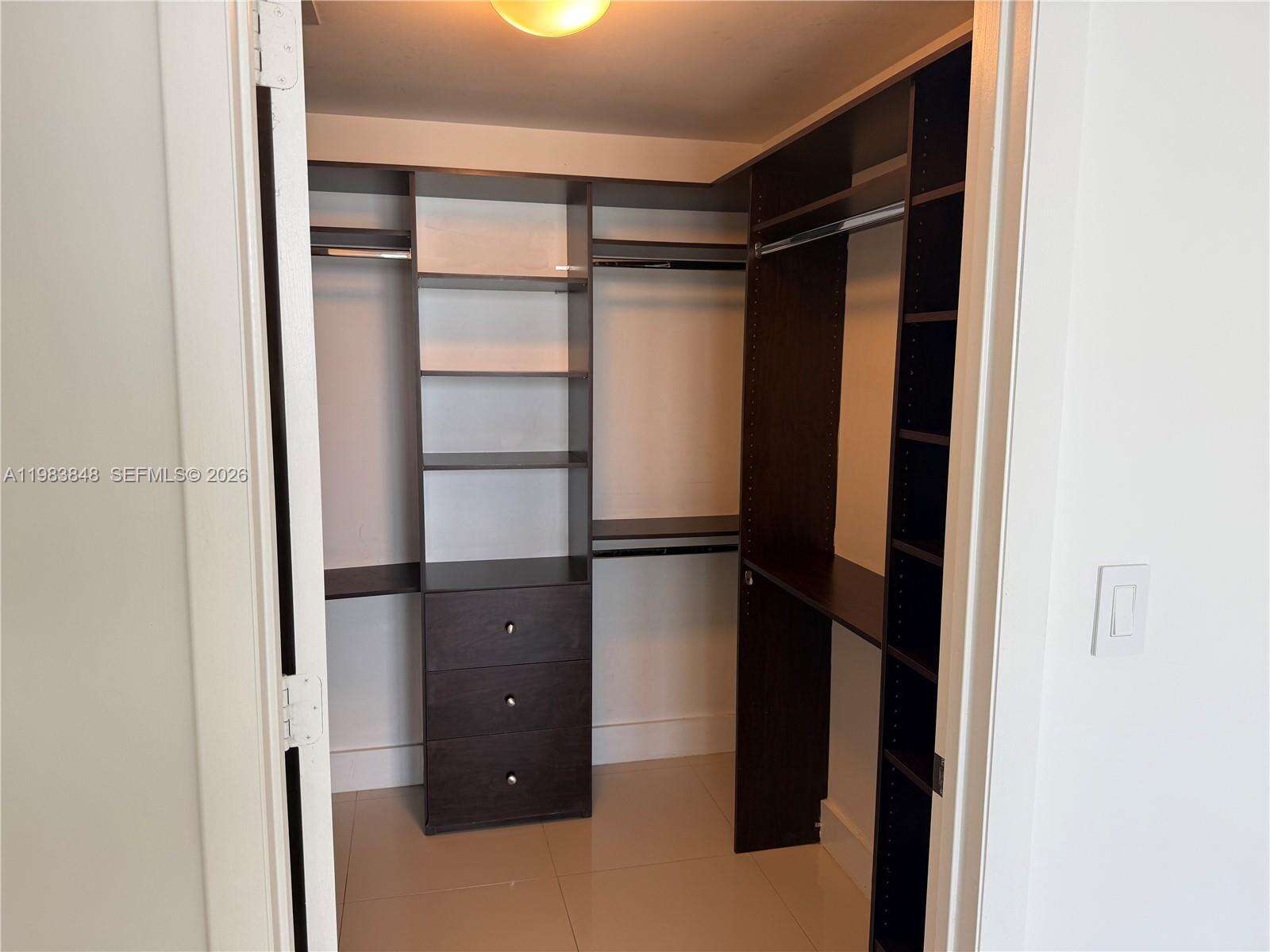 Icon Brickell 1 at 465 Brickell Ave, Miami, FL 33131 - For Sale photo 7