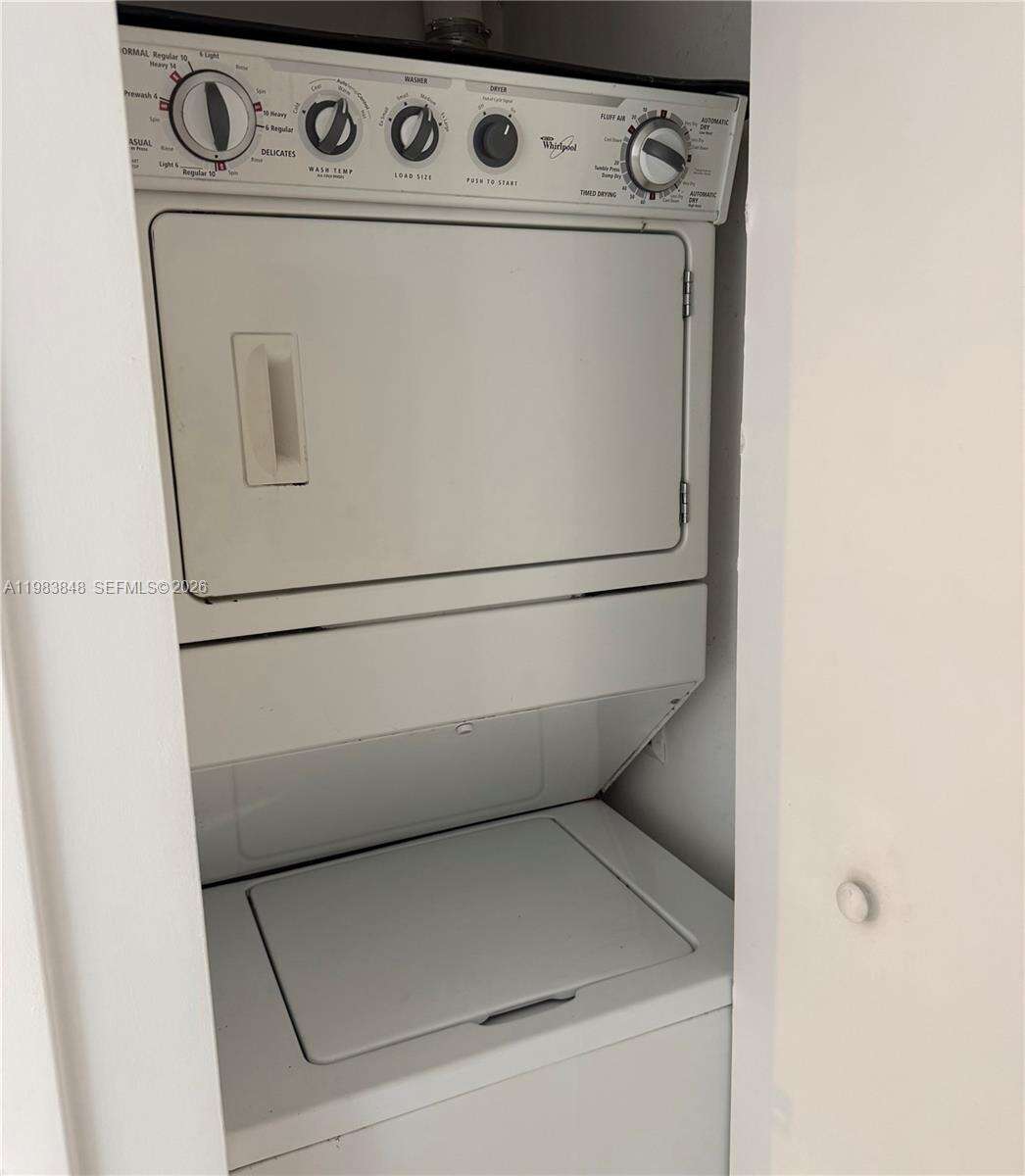 Icon Brickell 1 at 465 Brickell Ave, Miami, FL 33131 - For Sale photo 8