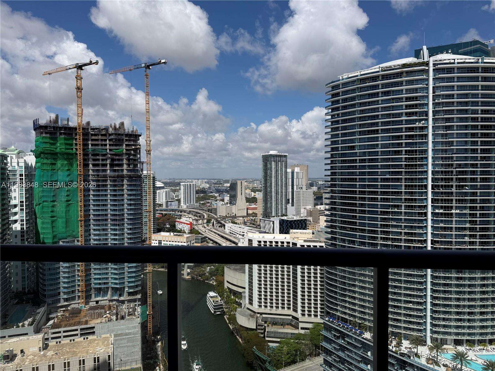 Icon Brickell 1 at 465 Brickell Ave, Miami, FL 33131 - For Sale photo 10