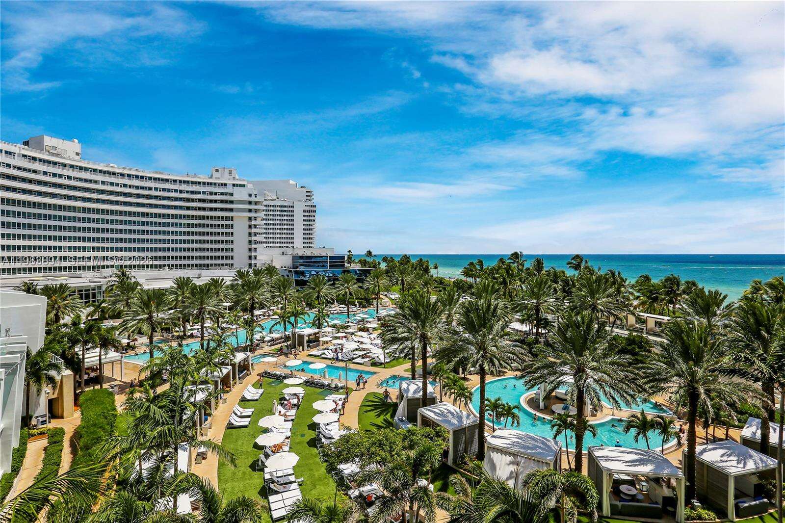 FONTAINEBLEAU III OCEAN CLUB - 4391 Collins Ave, Miami Beach, FL 33140 | Picture 1