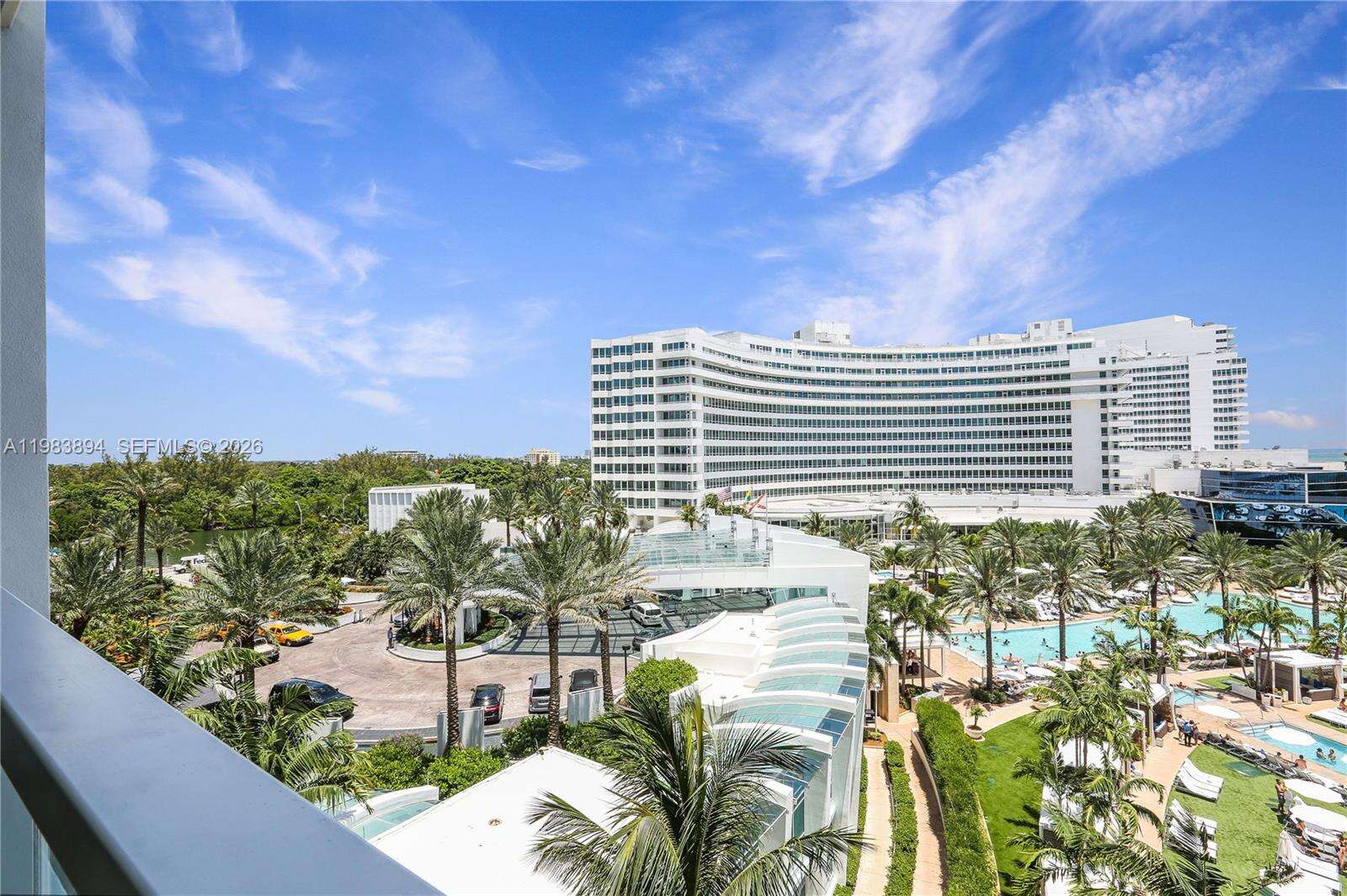 FONTAINEBLEAU III OCEAN CLUB - 4391 Collins Ave, Miami Beach, FL 33140 | Picture 12