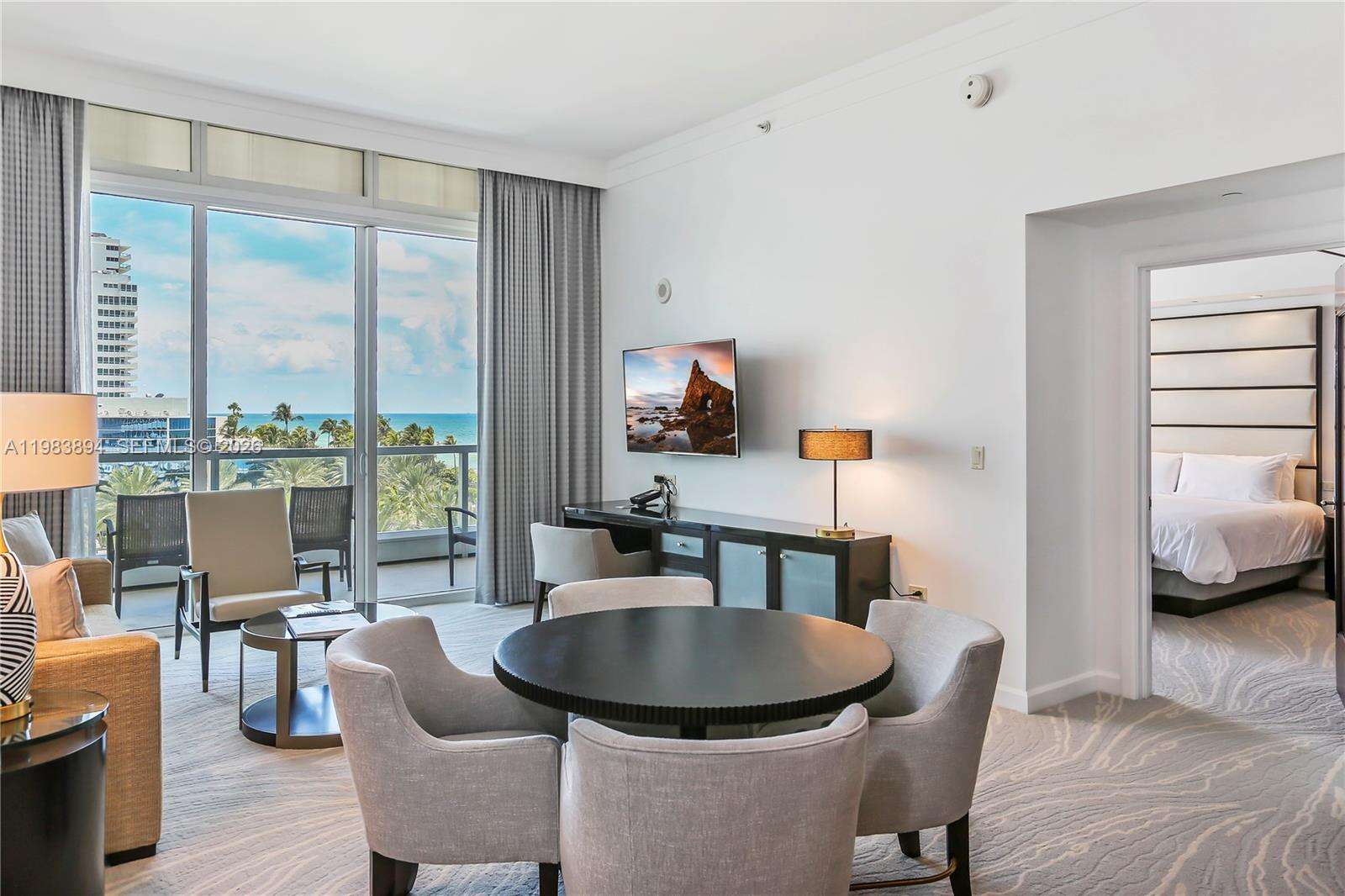 FONTAINEBLEAU III OCEAN CLUB - 4391 Collins Ave, Miami Beach, FL 33140 | Picture 3