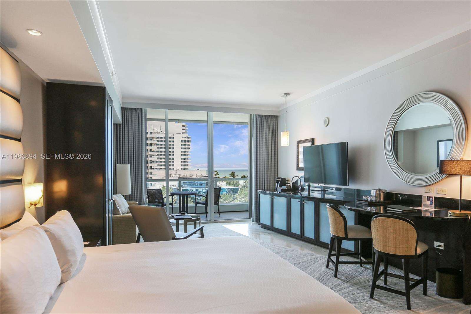 FONTAINEBLEAU III OCEAN CLUB - 4391 Collins Ave, Miami Beach, FL 33140 | Picture 23