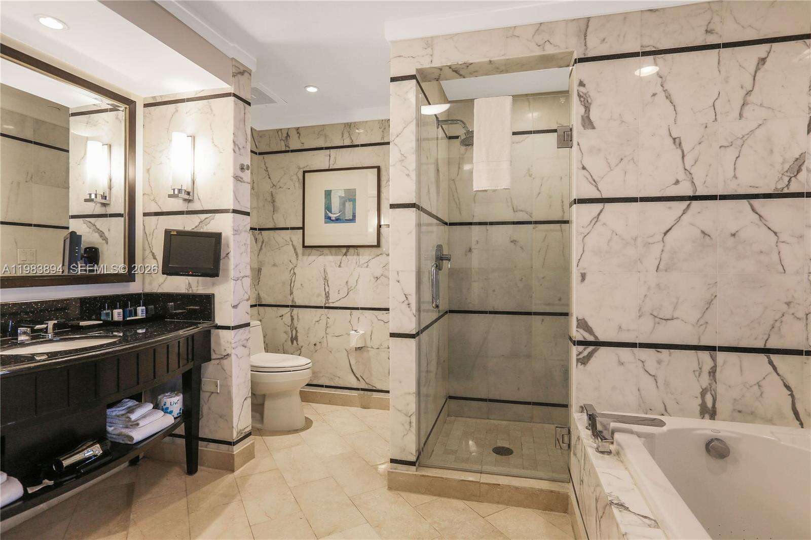 FONTAINEBLEAU III OCEAN CLUB - 4391 Collins Ave, Miami Beach, FL 33140 | Picture 26