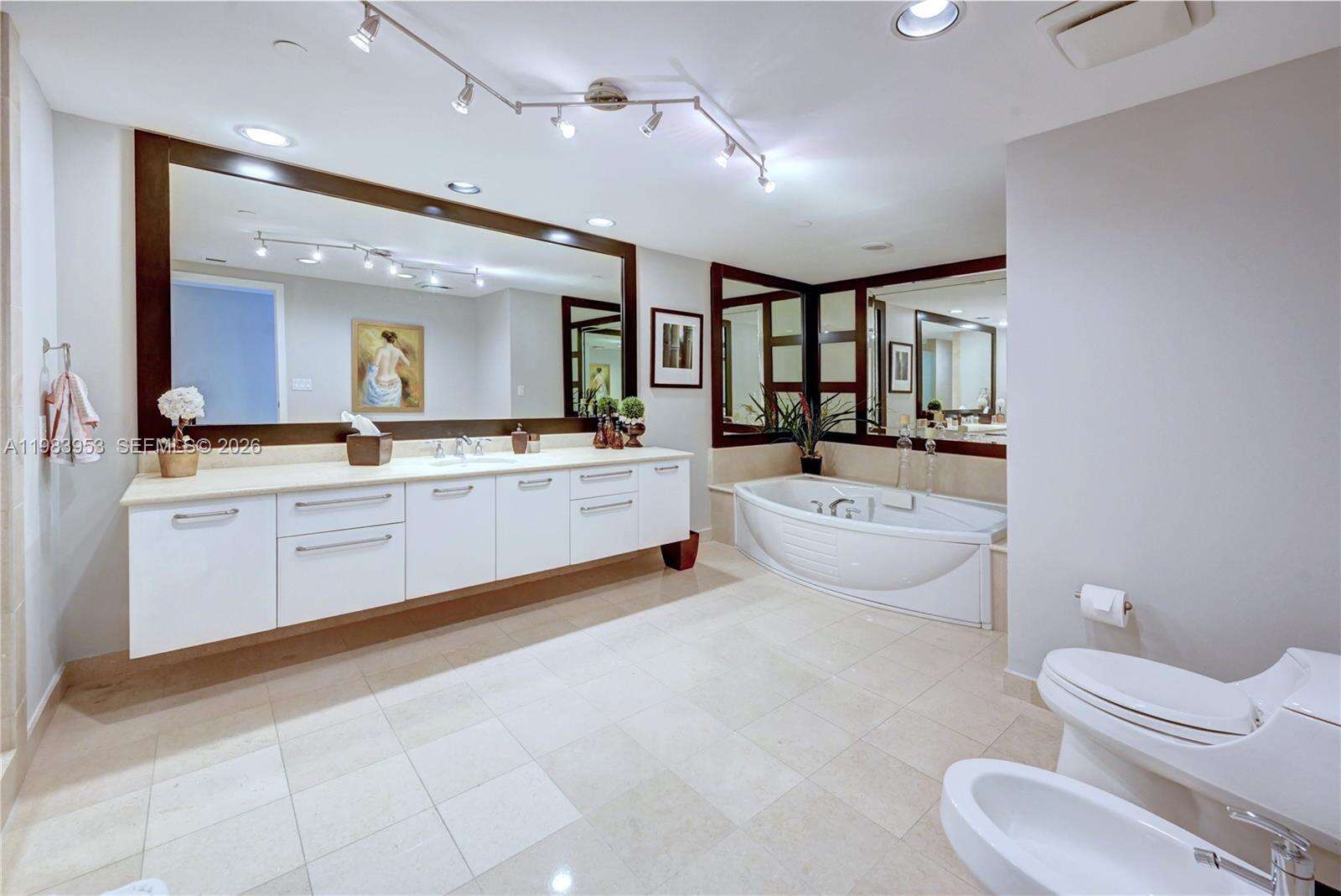 OCEAN PALMS - 3101 Ocean Dr, Hollywood, FL 33019 | Picture 14