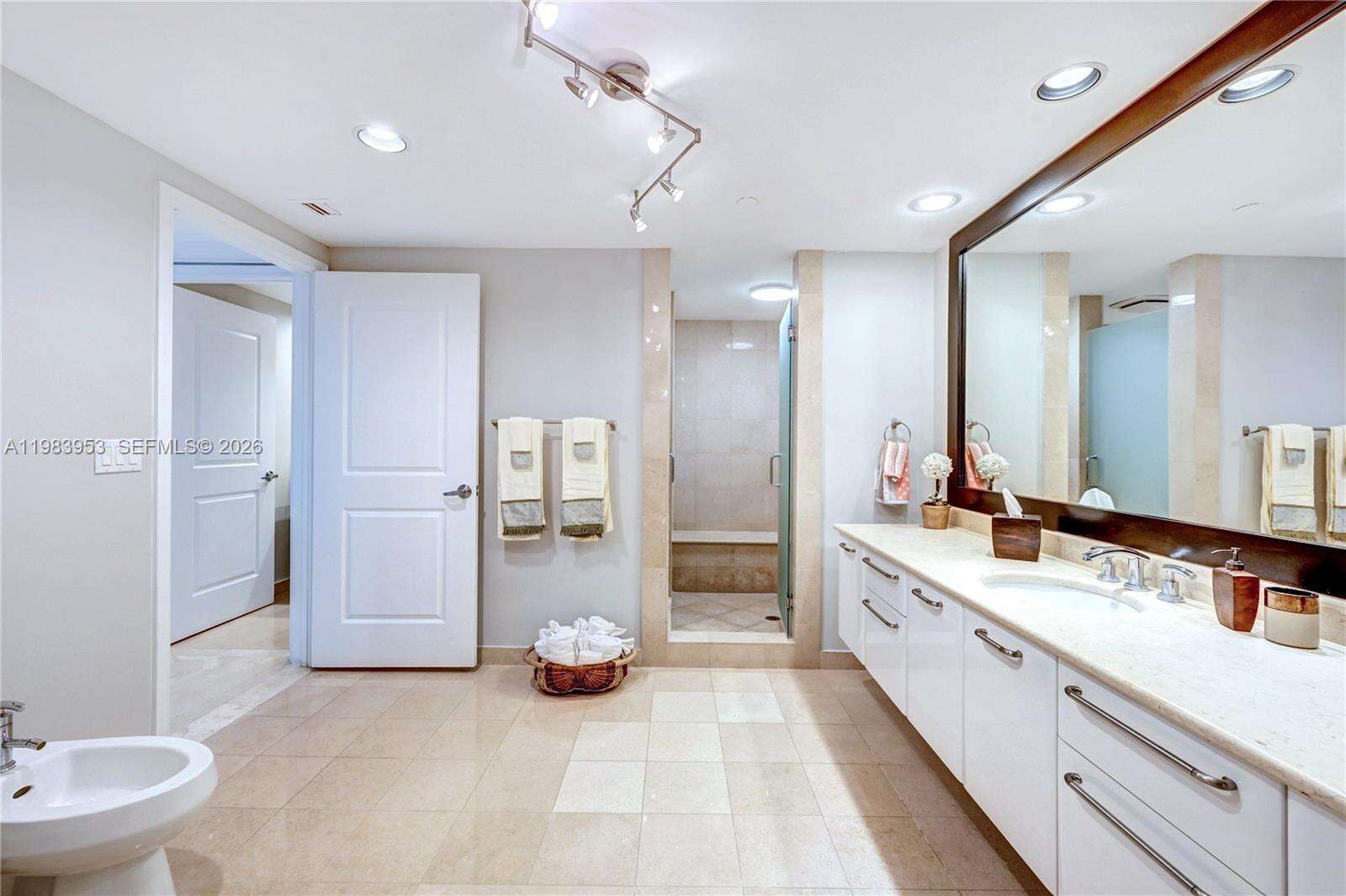 OCEAN PALMS - 3101 Ocean Dr, Hollywood, FL 33019 | Picture 16