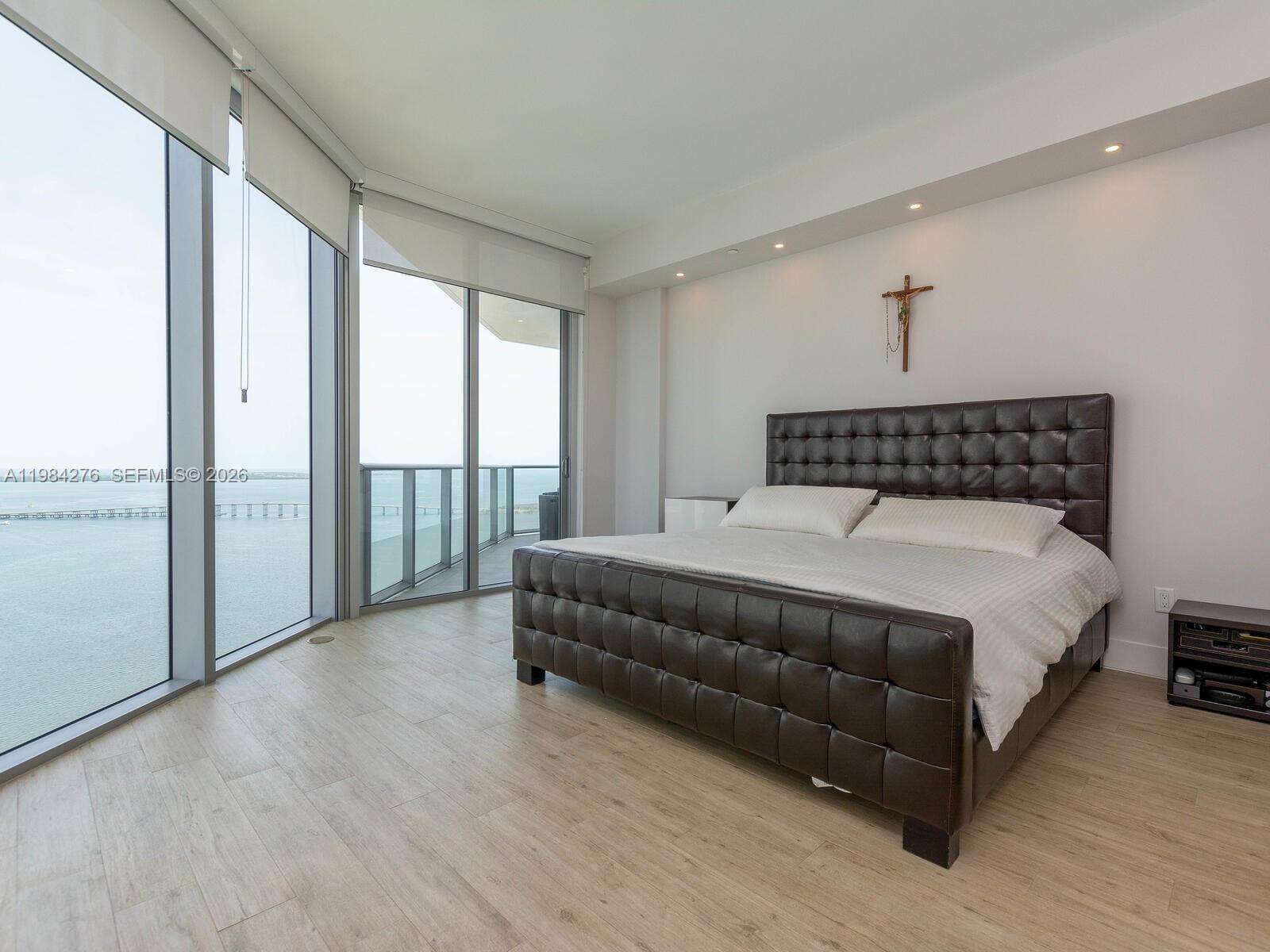 BRICKELLHOUSE - 1300 Brickell Bay Dr, Miami, FL 33131 | Picture 35