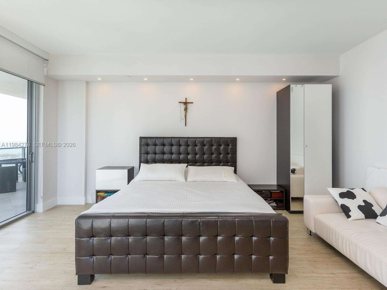 BRICKELLHOUSE - 1300 Brickell Bay Dr, Miami, FL 33131 | Picture 36