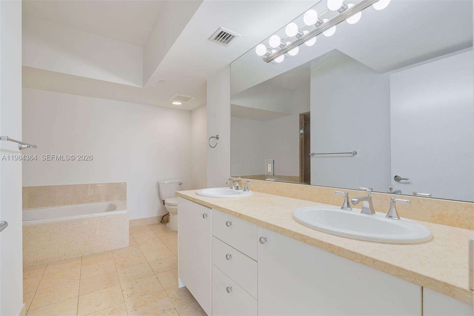 Turnberry Village North at 20000 Country Club Dr, Aventura, FL 33180 - For Sale photo 19
