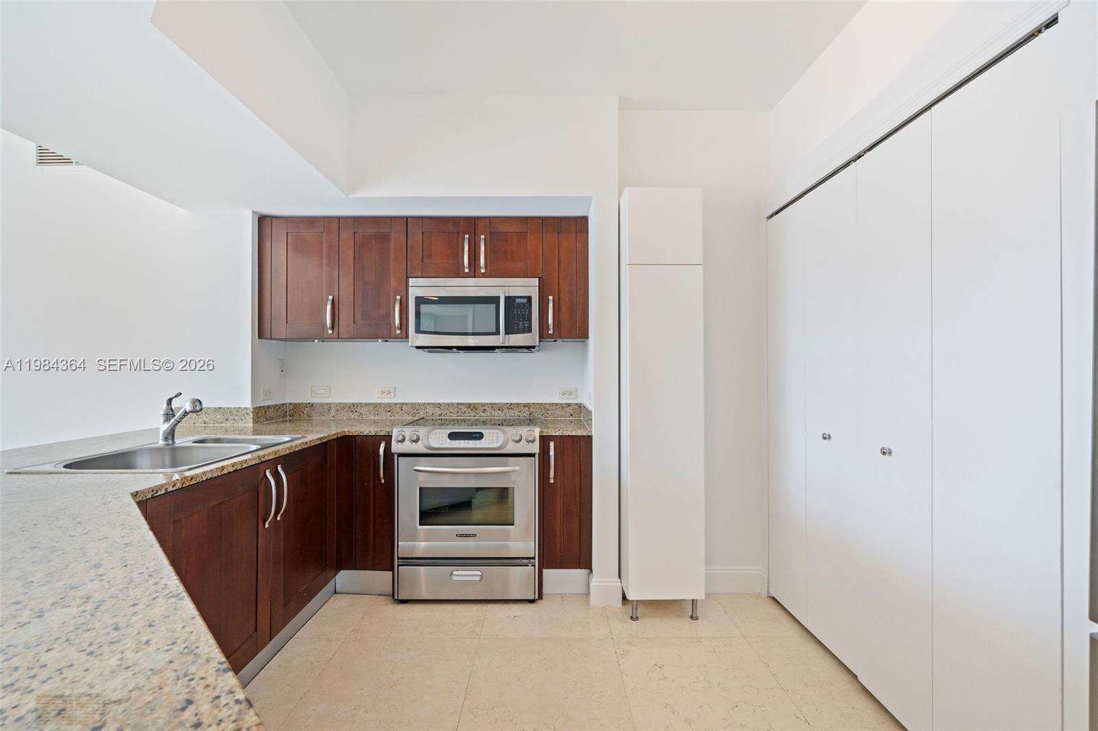 Turnberry Village North at 20000 Country Club Dr, Aventura, FL 33180 - For Sale photo 8