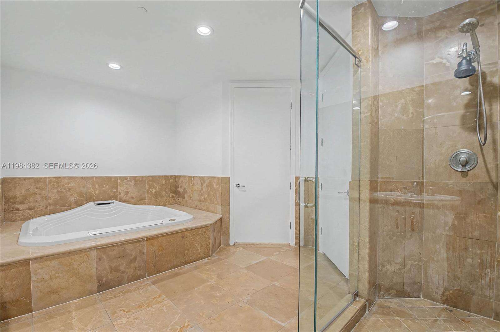 THE RESIDENCES AT THE BATH CLUB - 5959 Collins Ave, Miami Beach, FL 33140 | Picture 28